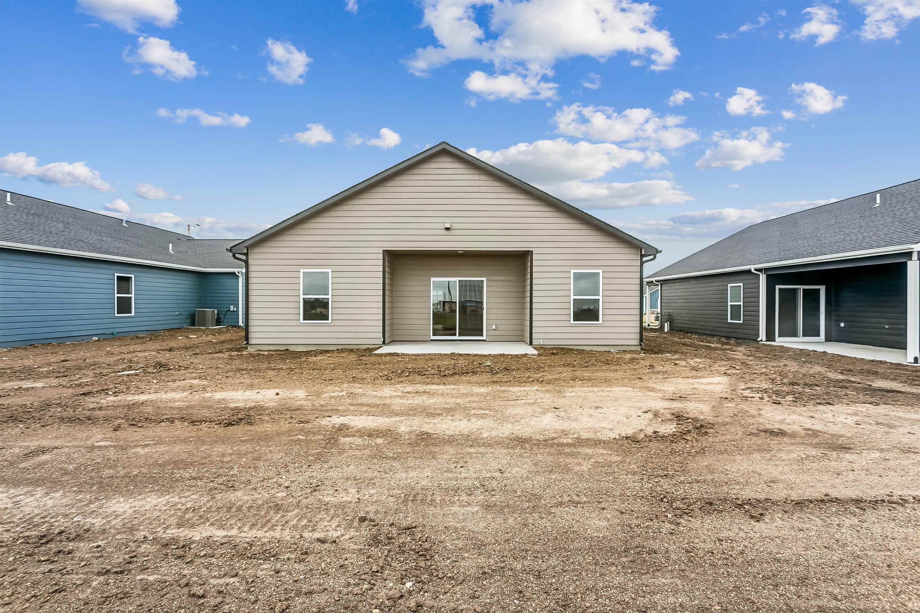 1562 N Emerald Valley Drive Mulvane KS 67110