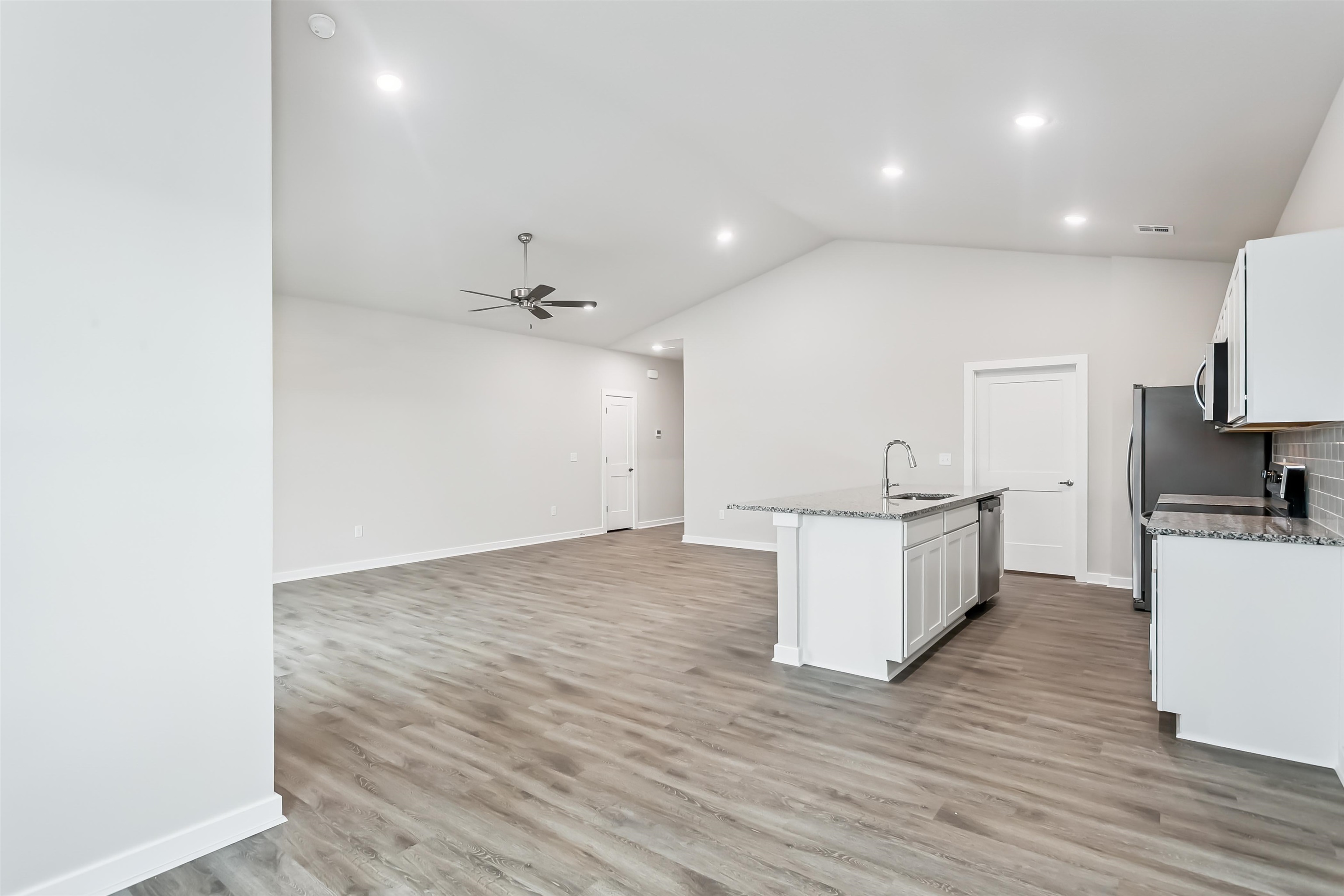 1562 N Emerald Valley Drive Mulvane KS 67110