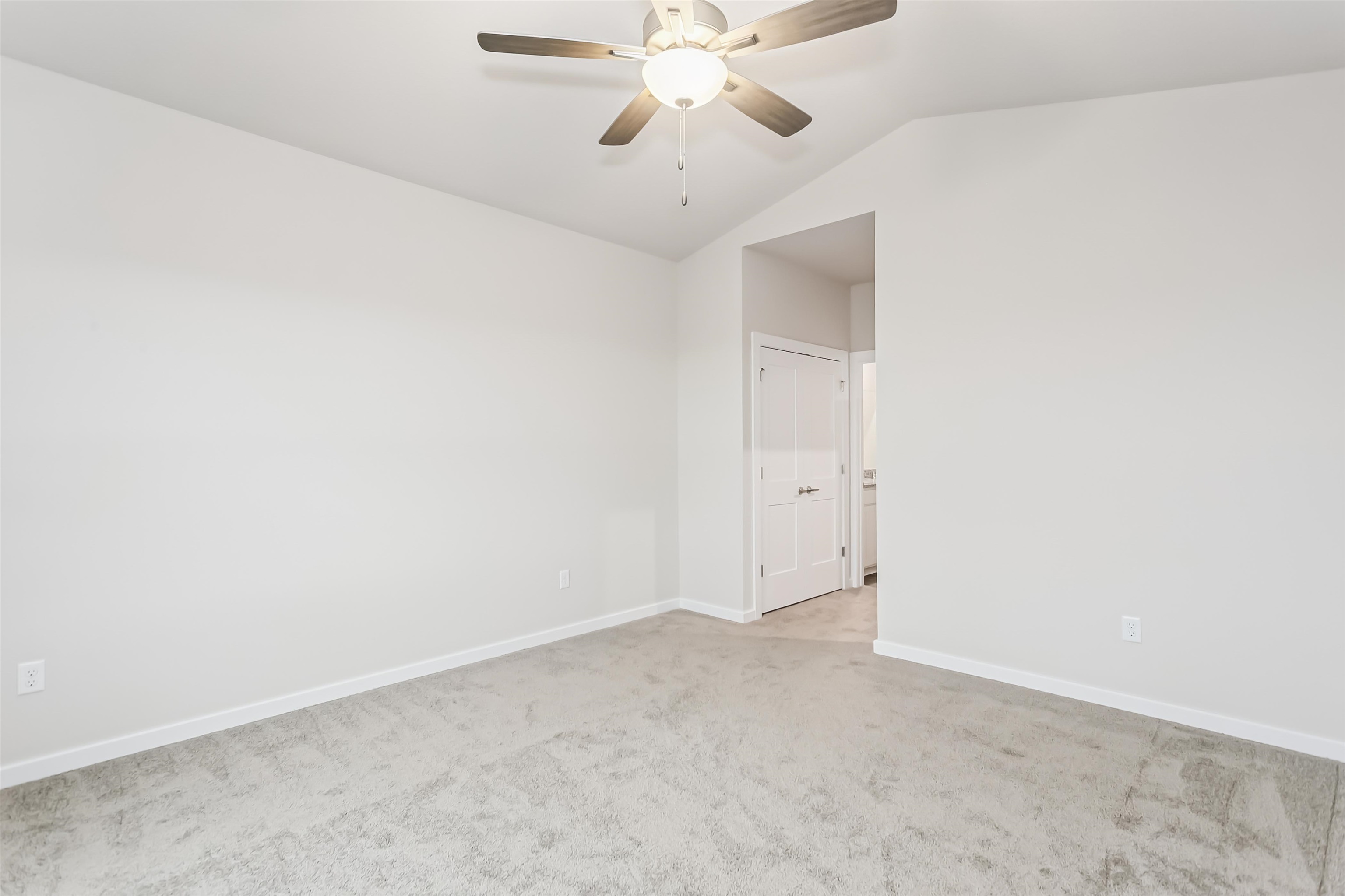 1562 N Emerald Valley Drive Mulvane KS 67110