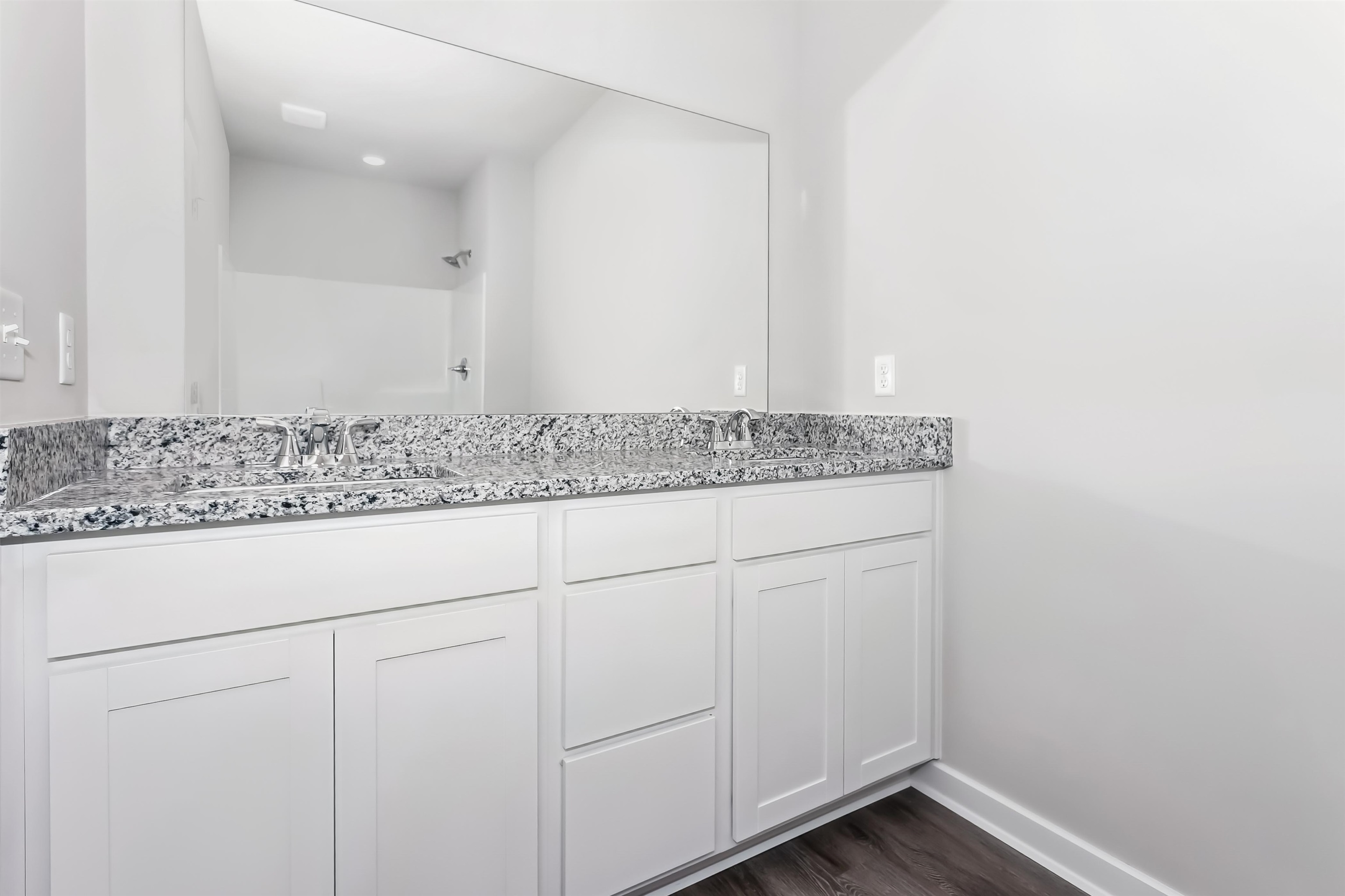 1562 N Emerald Valley Drive Mulvane KS 67110