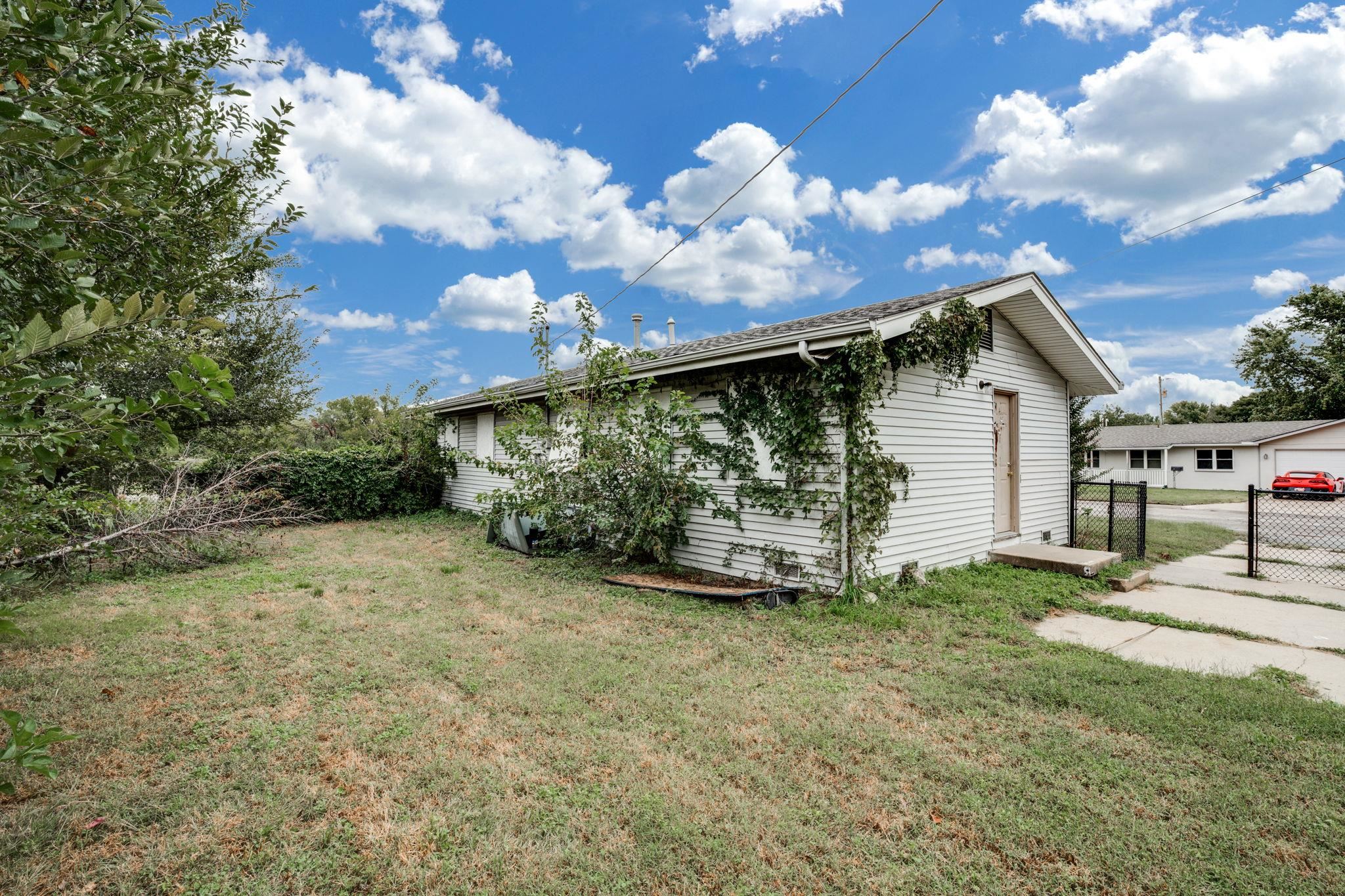 2236 53rd Wichita KS 67216