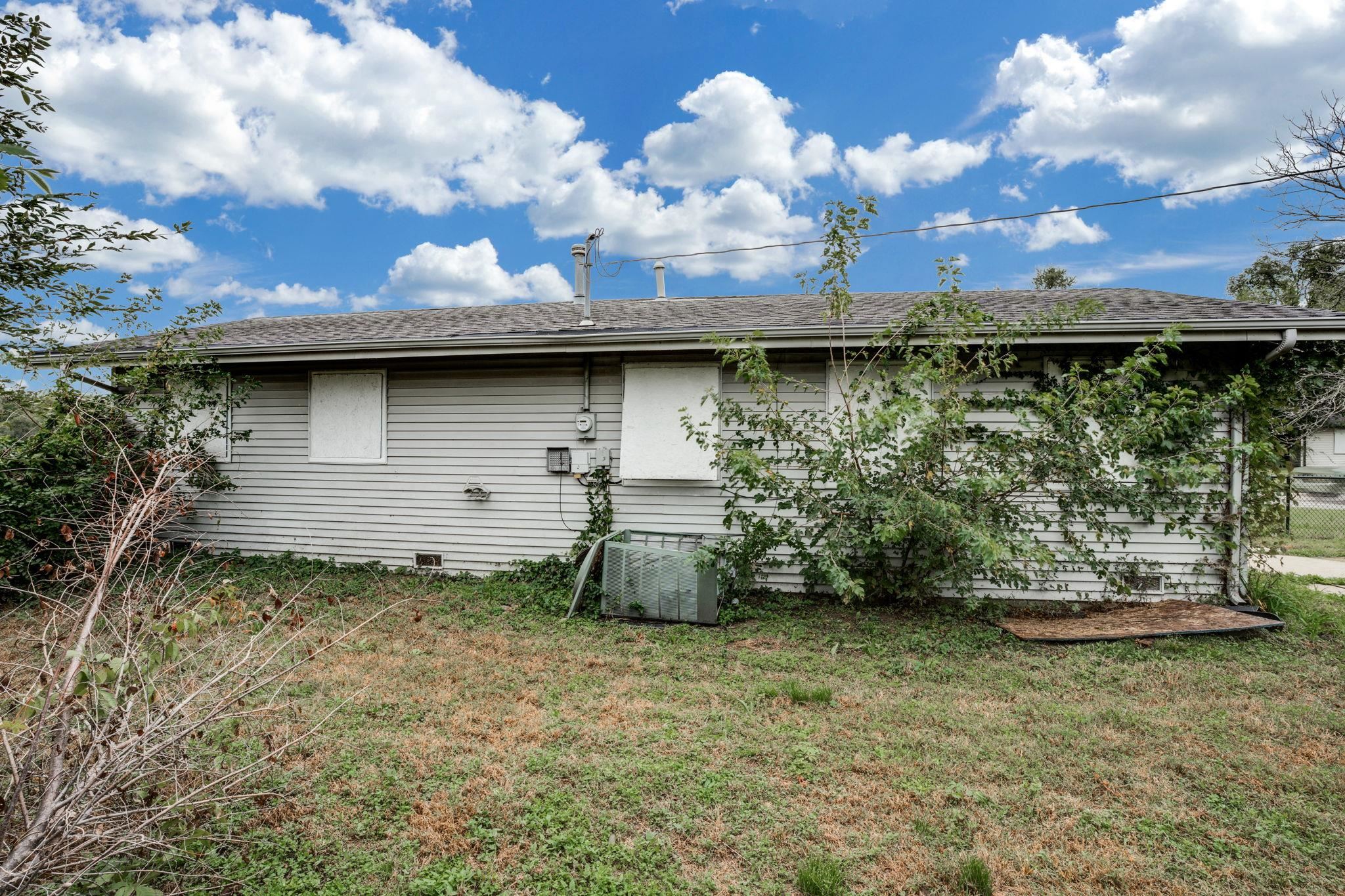 2236 53rd Wichita KS 67216