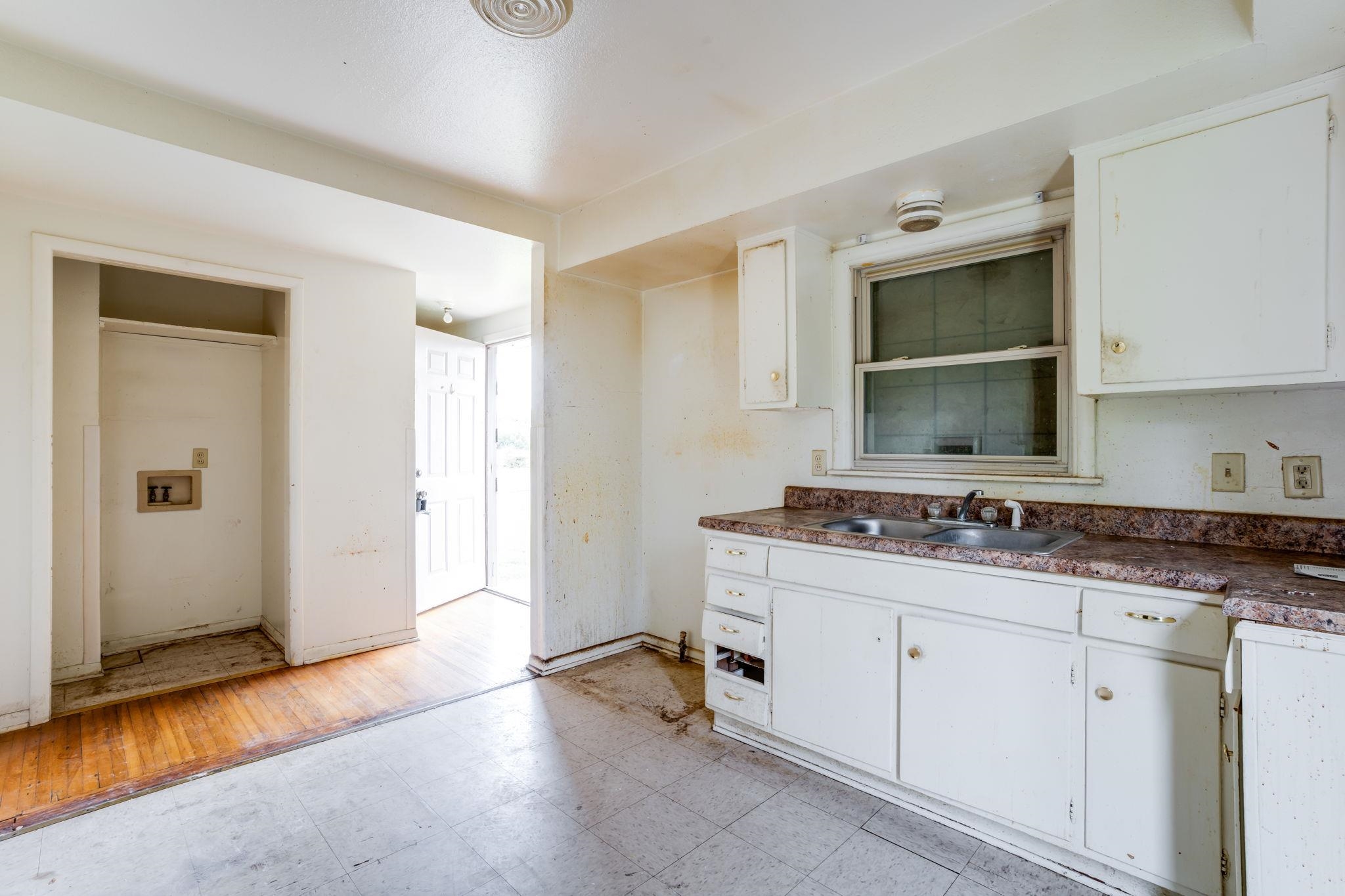 2236 53rd Wichita KS 67216