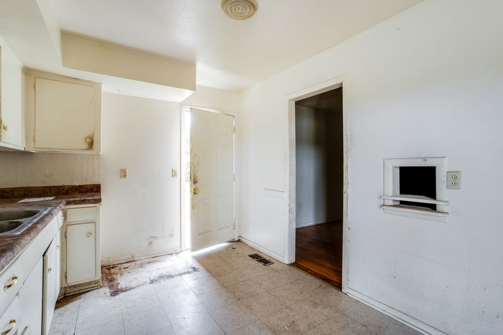 2236 53rd Wichita KS 67216