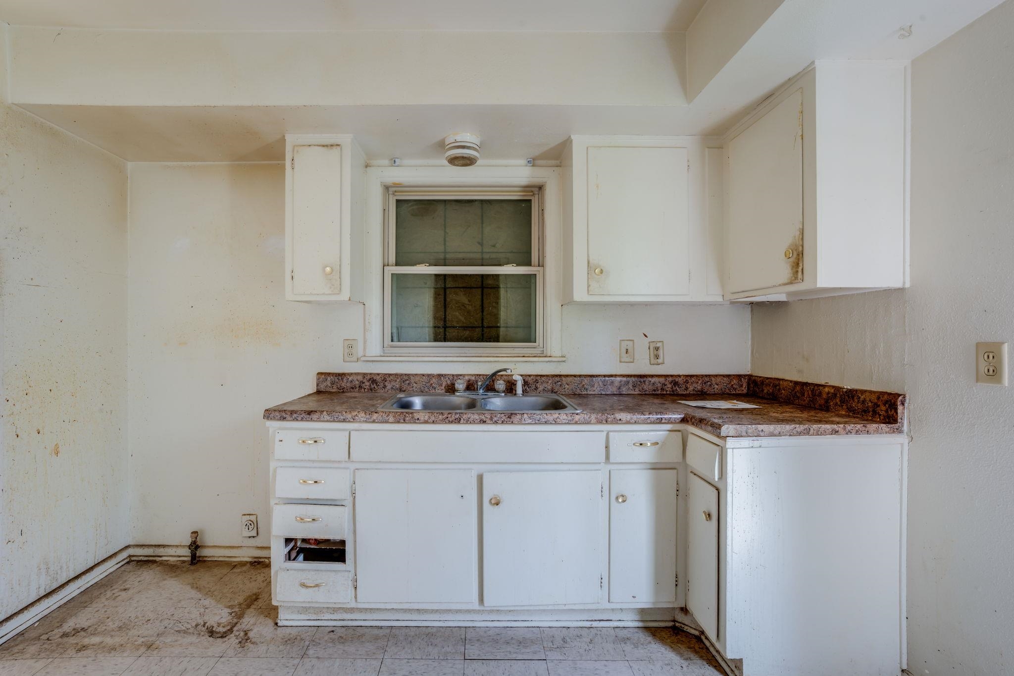 2236 53rd Wichita KS 67216