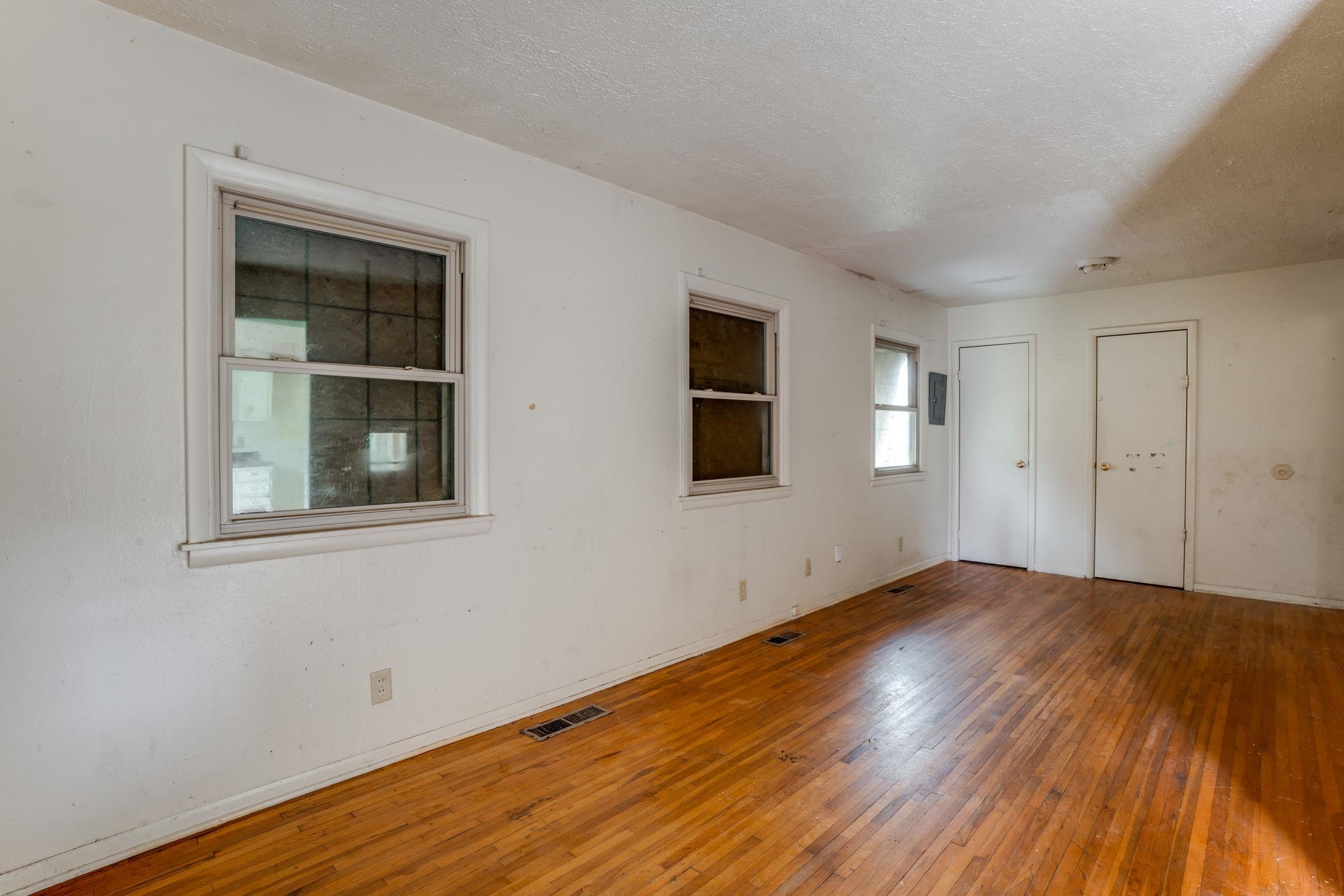 2236 53rd Wichita KS 67216