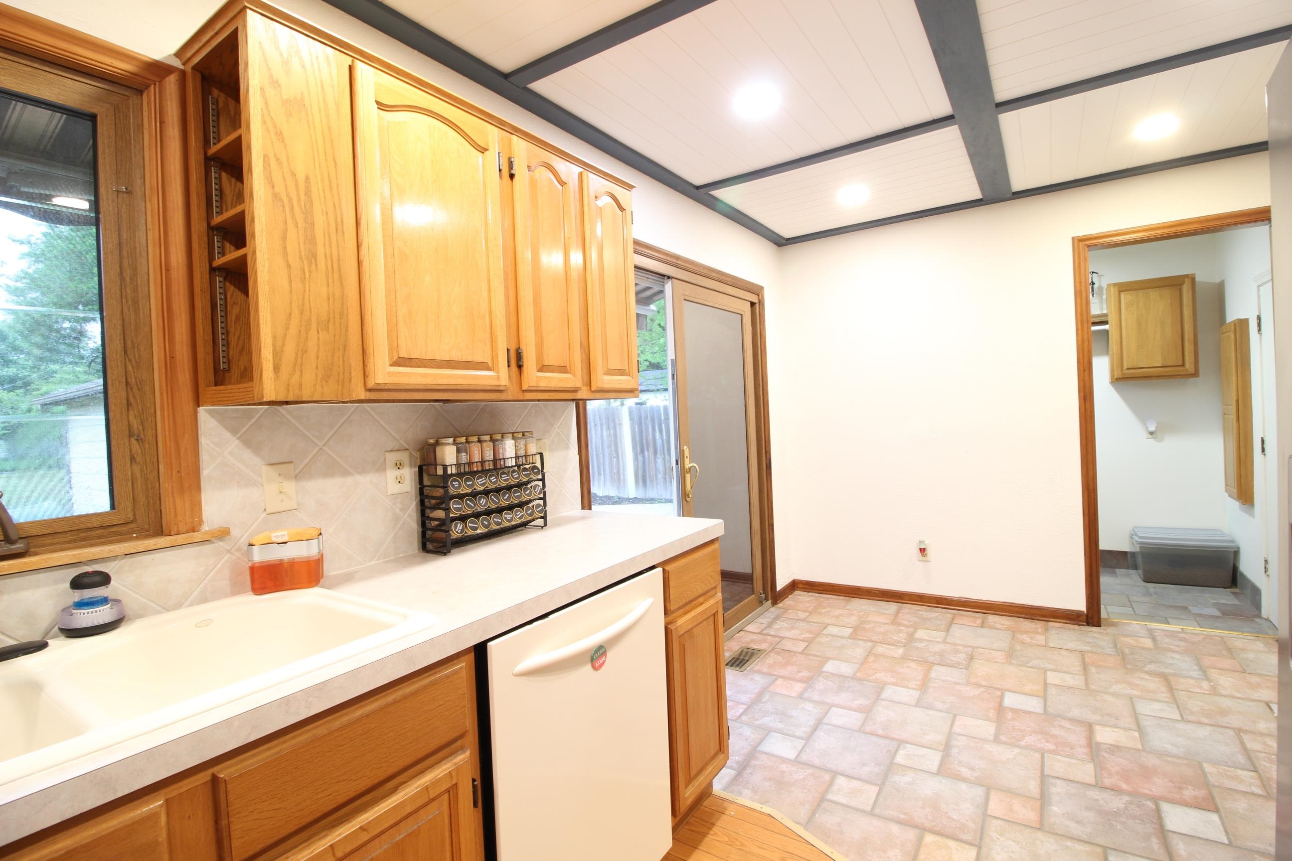 1911 S Faulders Wichita KS 67218