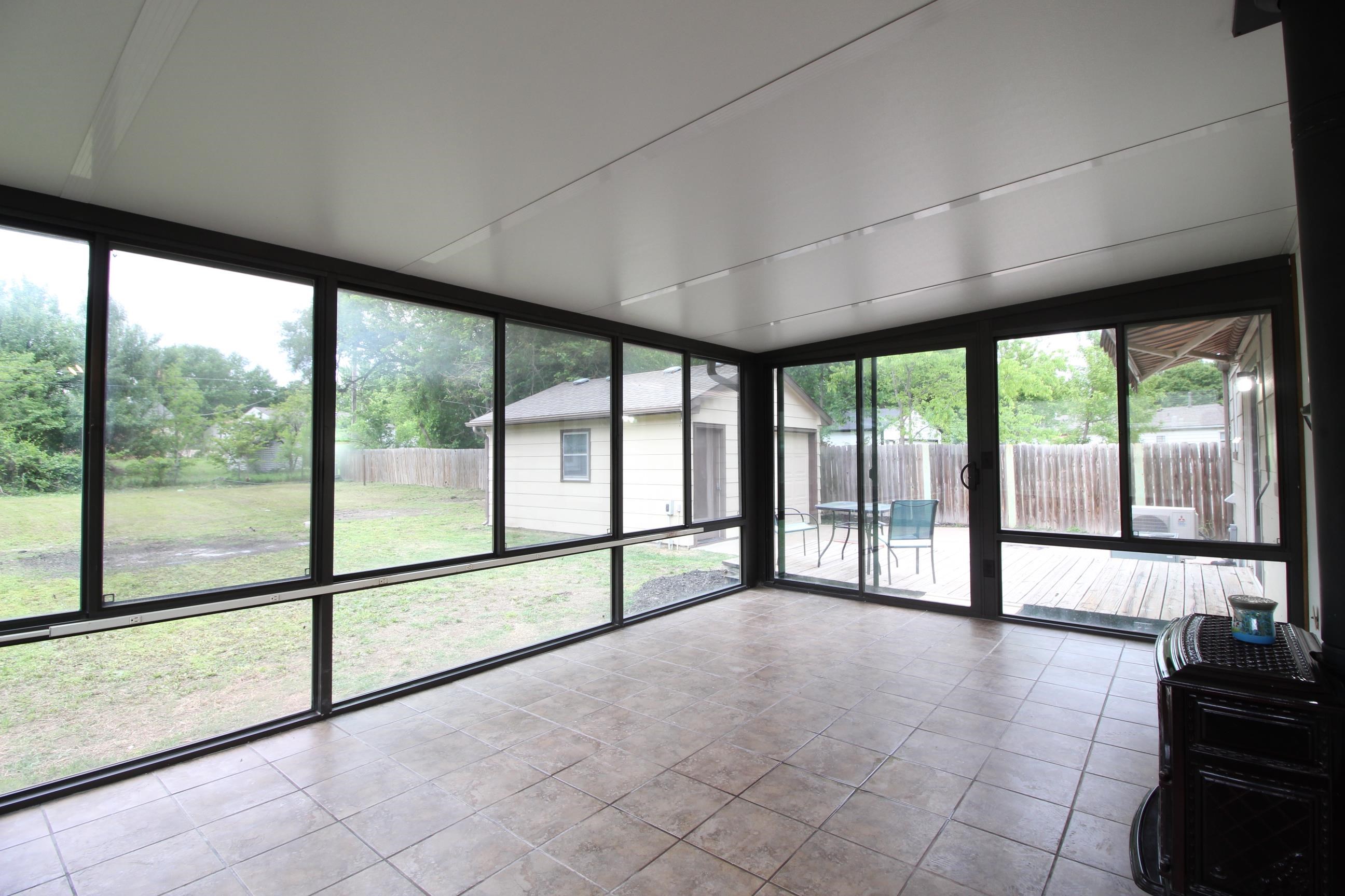 1911 S Faulders Wichita KS 67218