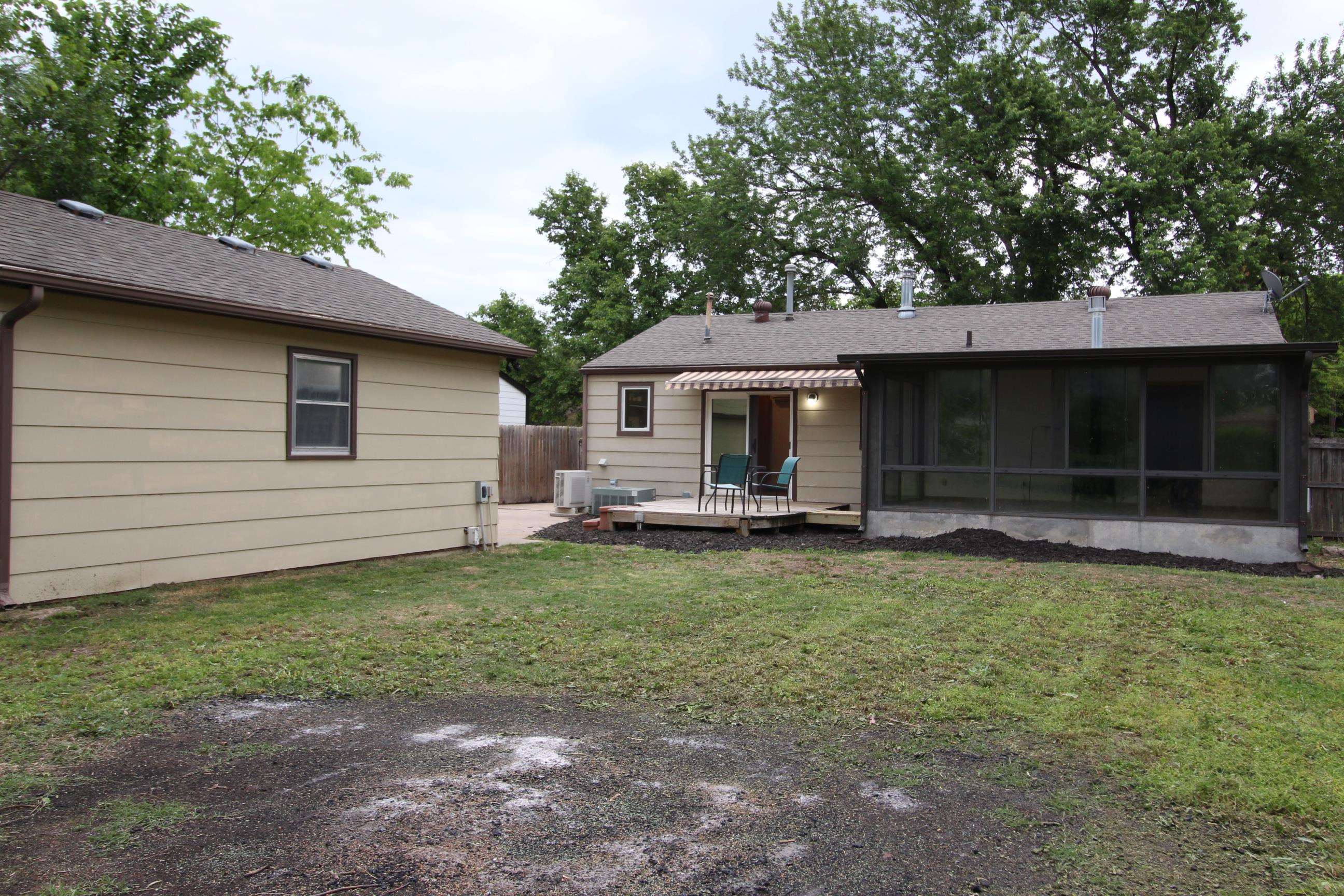 1911 S Faulders Wichita KS 67218