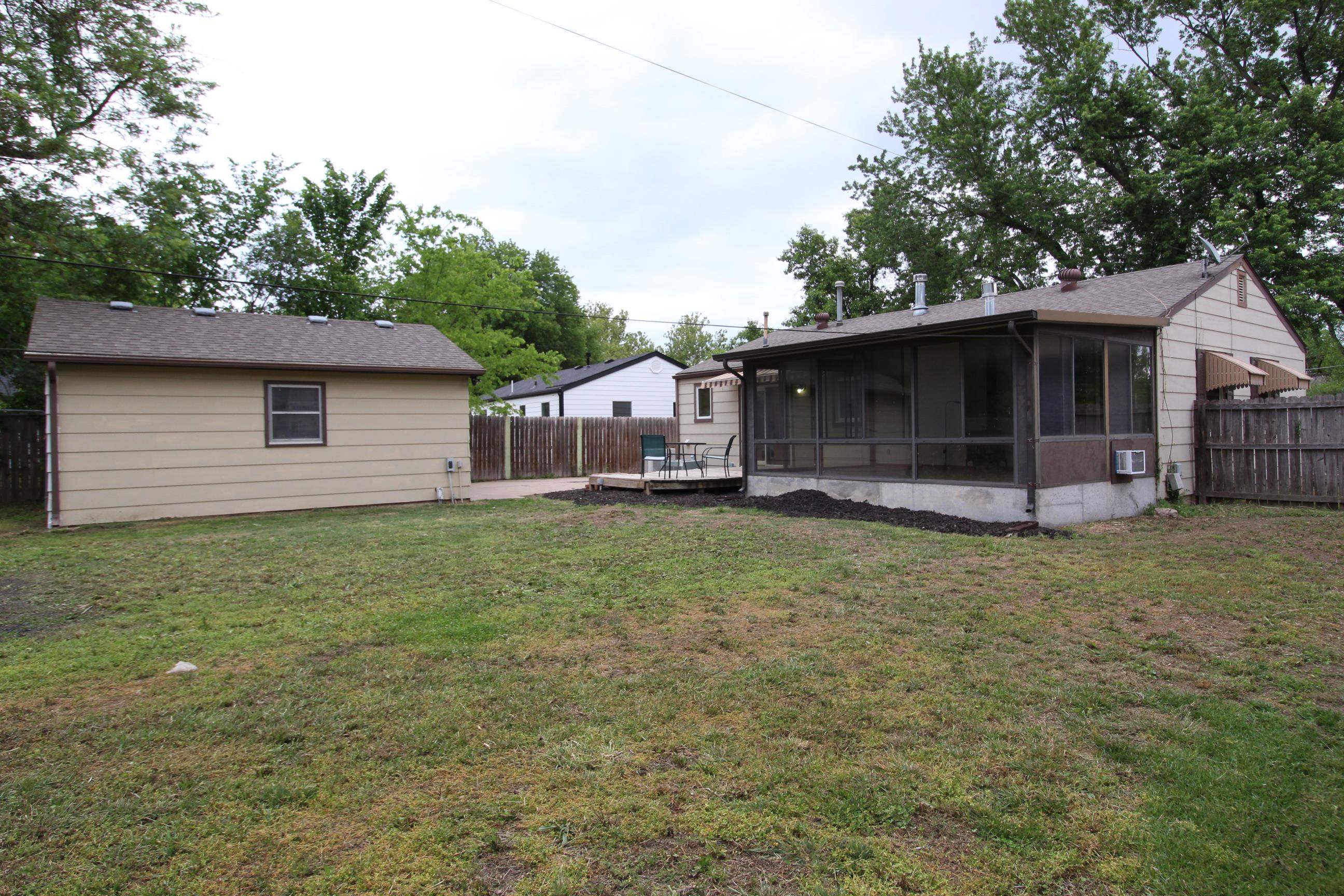 1911 S Faulders Wichita KS 67218