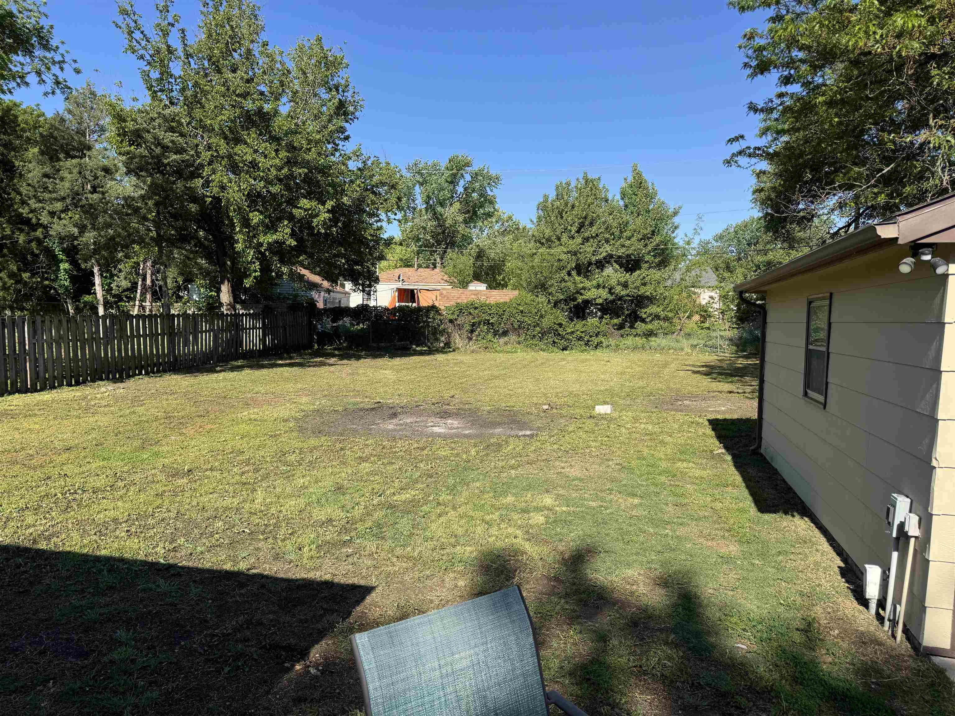 1911 S Faulders Wichita KS 67218
