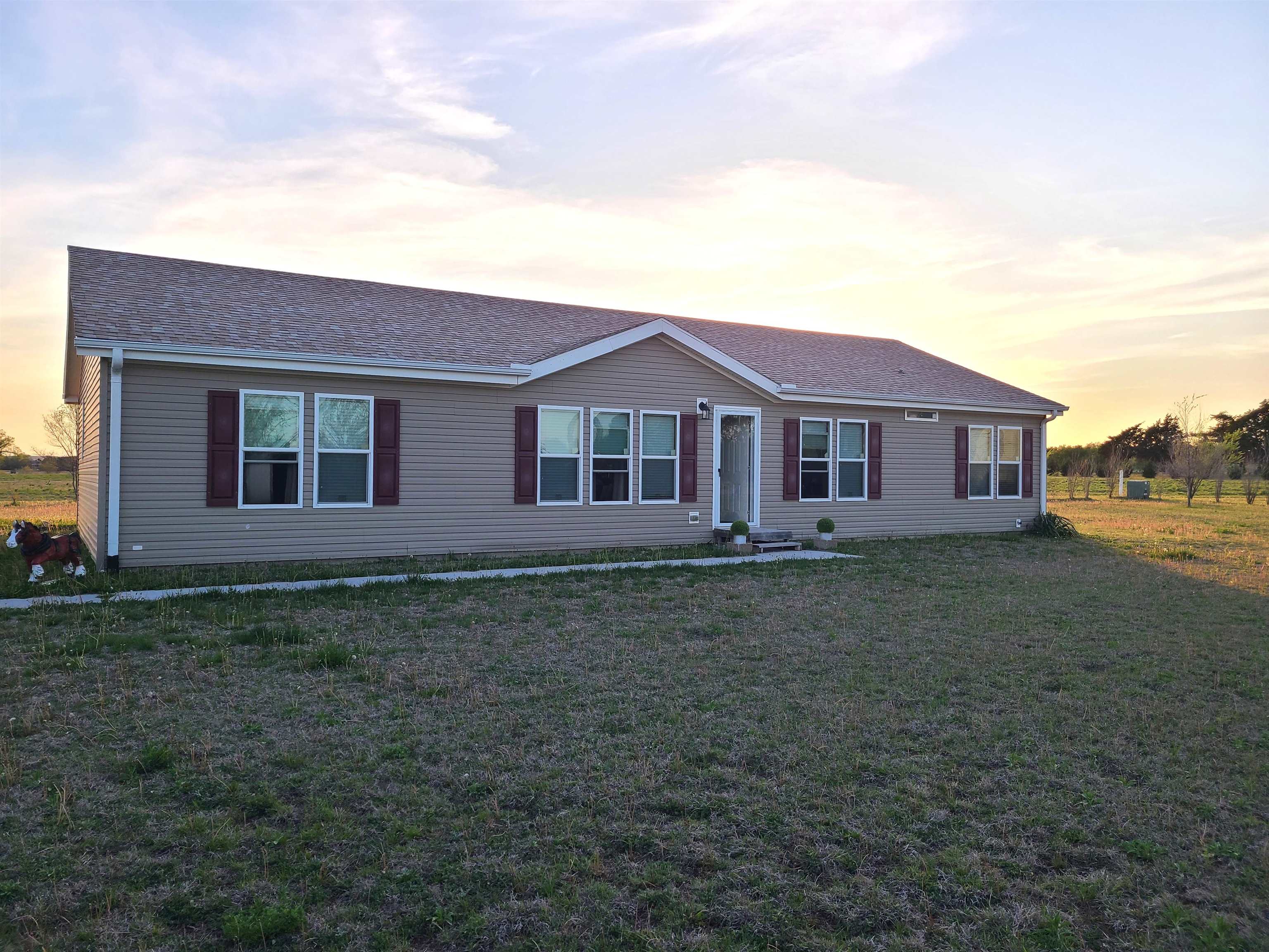 605 Hanson Place Marquette KS 67464
