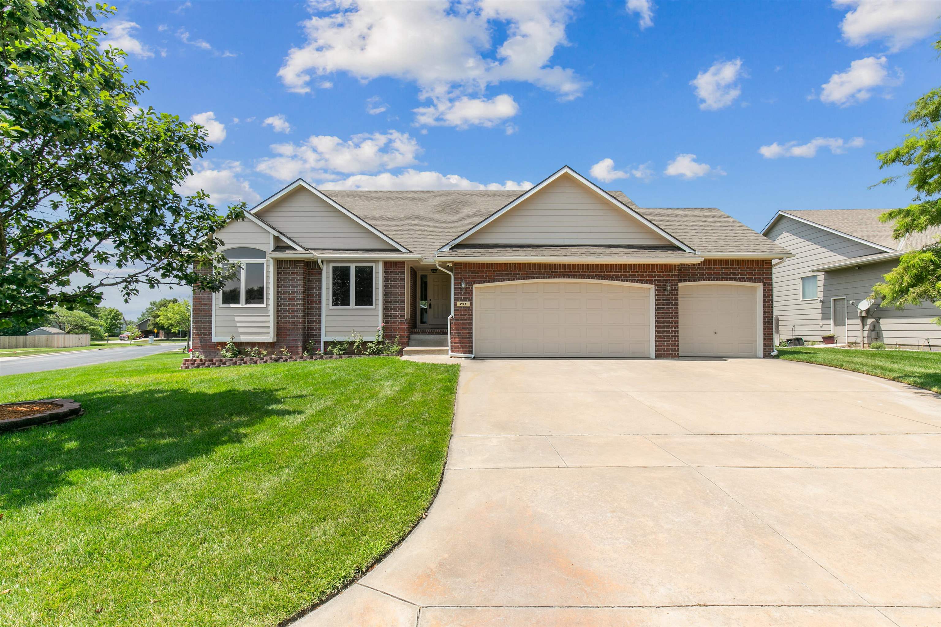 255 S Jamestown Circle Andover KS 67002