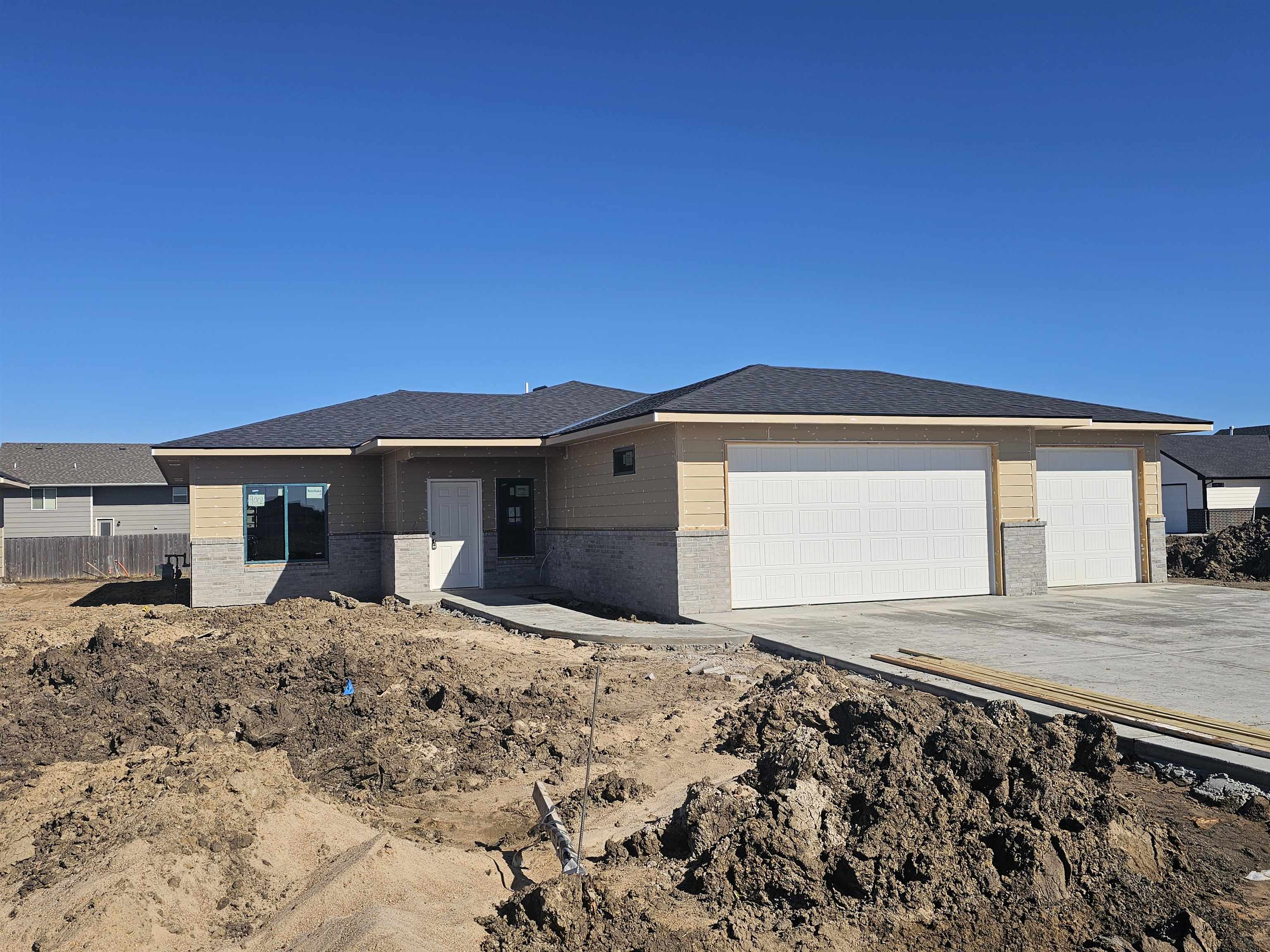 9002 E Forbes Circle Bel Aire KS 67226