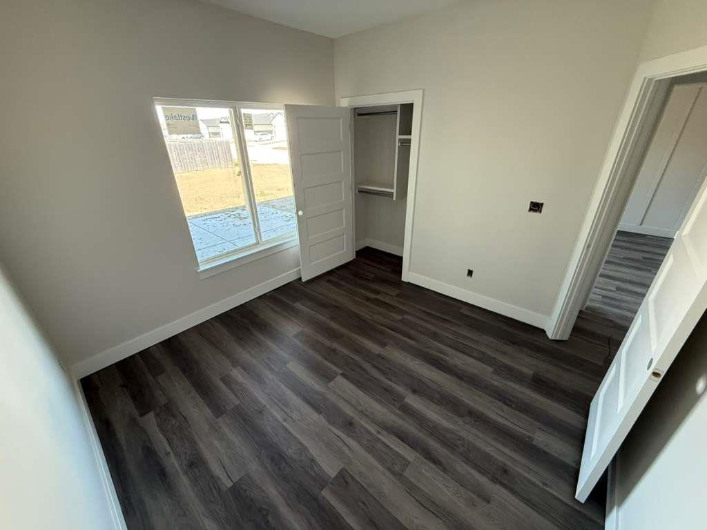 9002 E Forbes Circle Bel Aire KS 67226