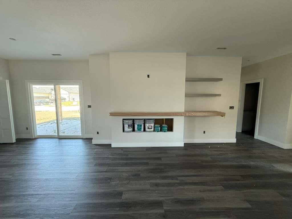 9002 E Forbes Circle Bel Aire KS 67226