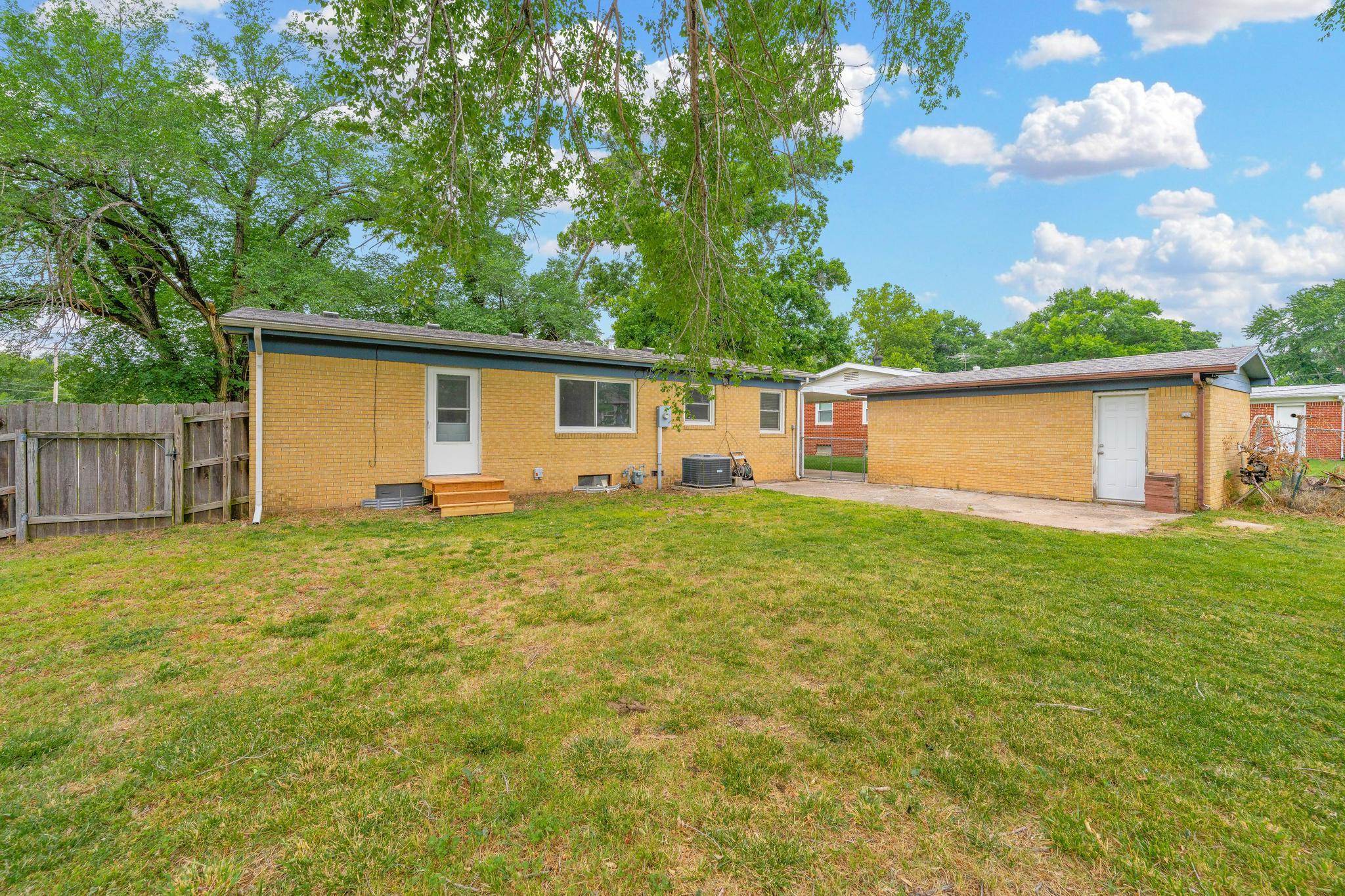 502 Riverdale Drive Mulvane KS 67110