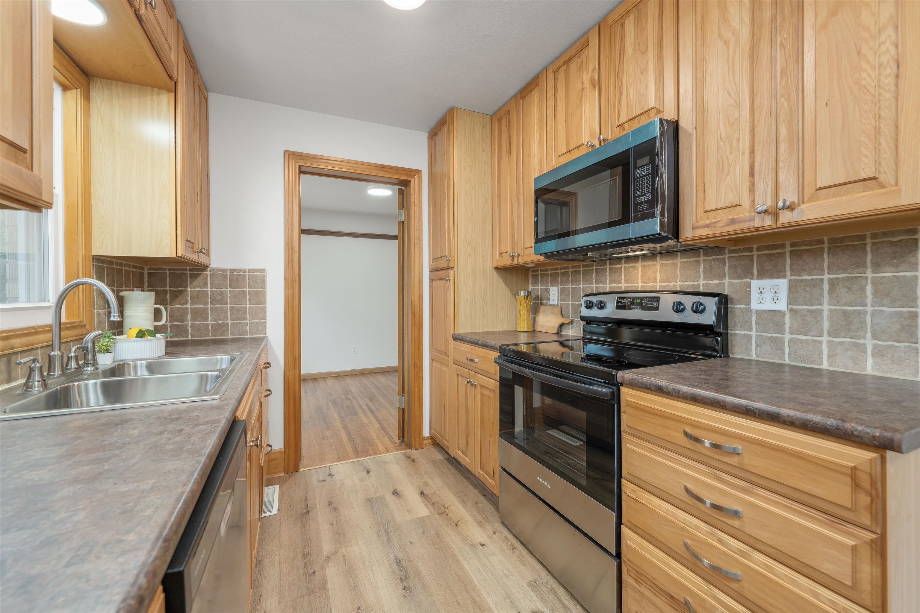 502 Riverdale Drive Mulvane KS 67110
