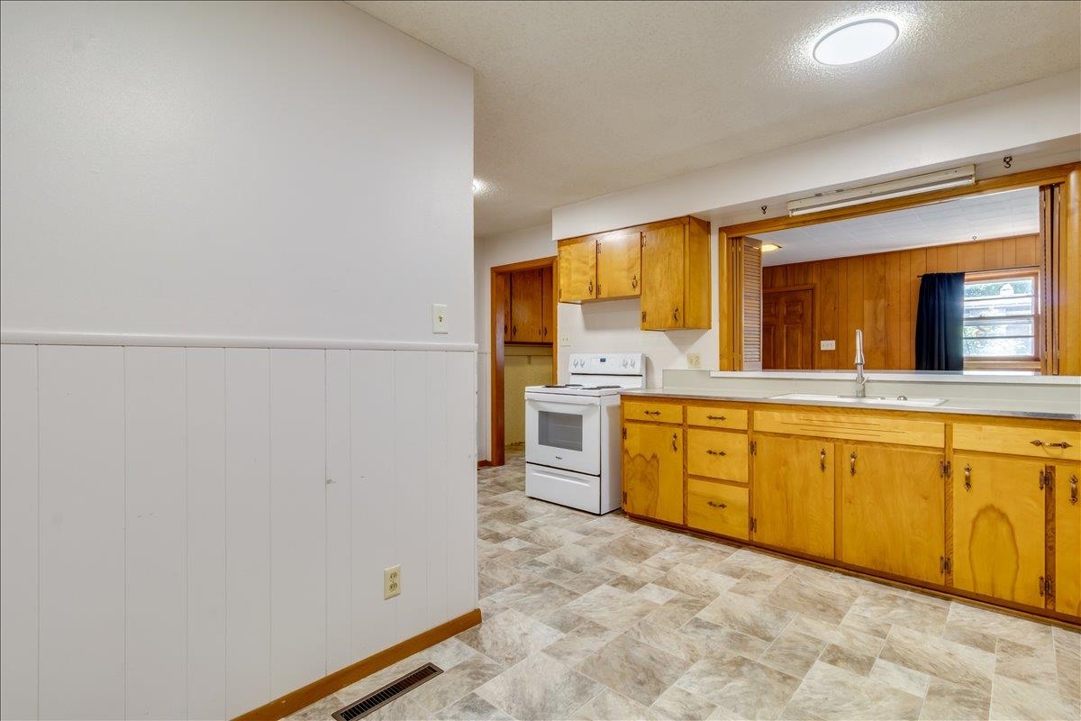 1612 N Lawndale El Dorado KS 67042