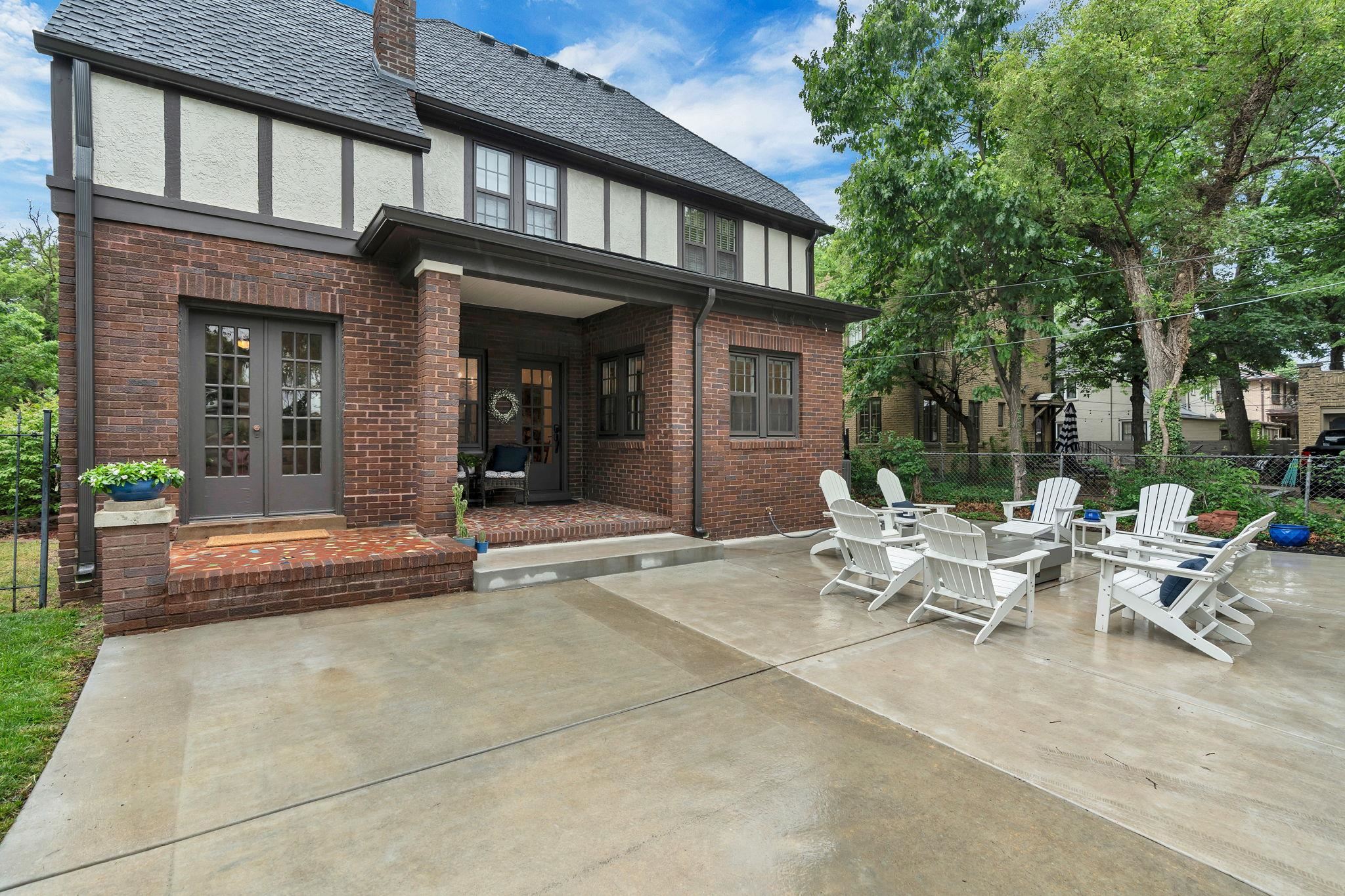 104 N Pershing Wichita KS 67208