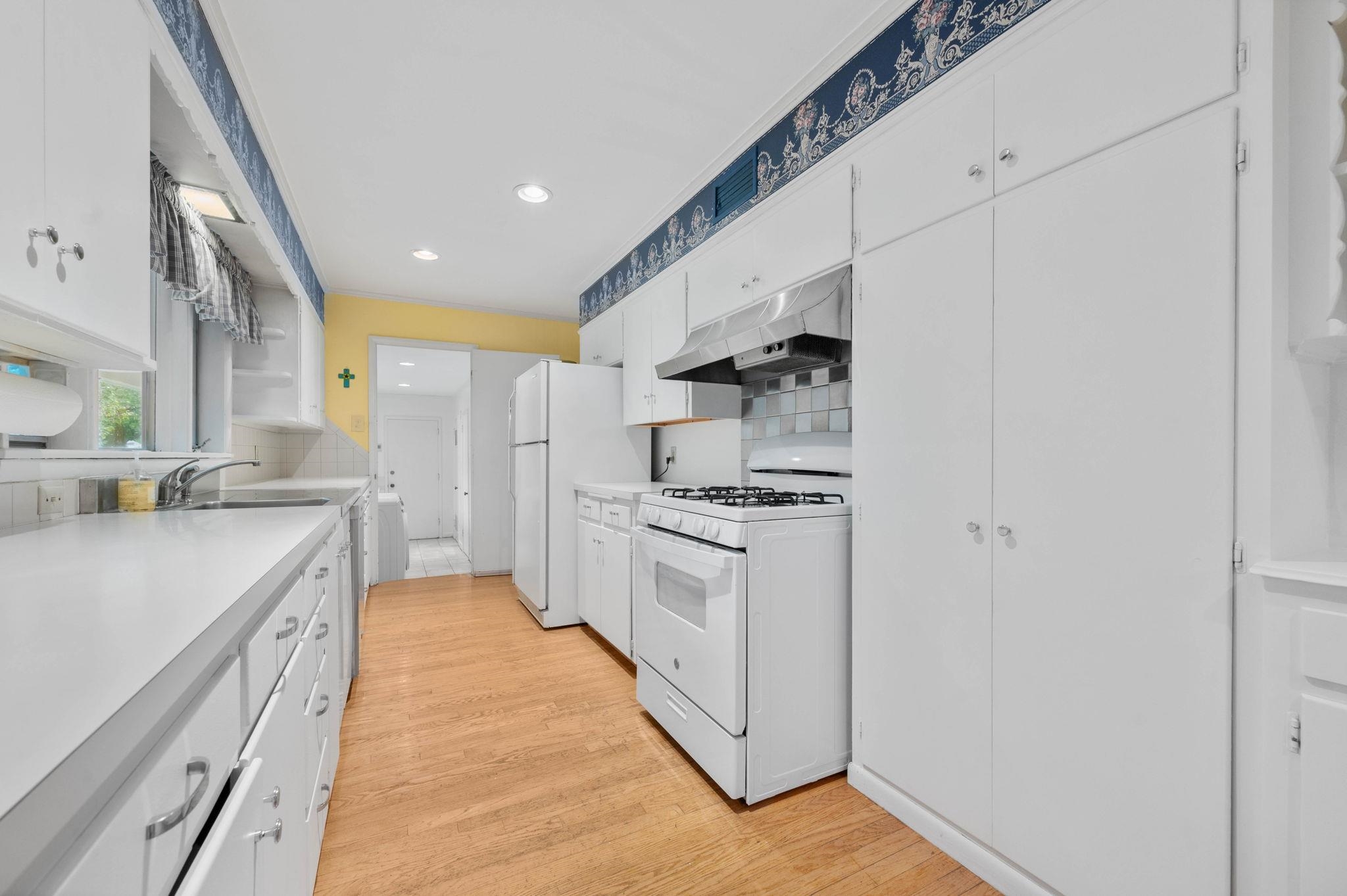 234 S Brookside Street Wichita KS 67218