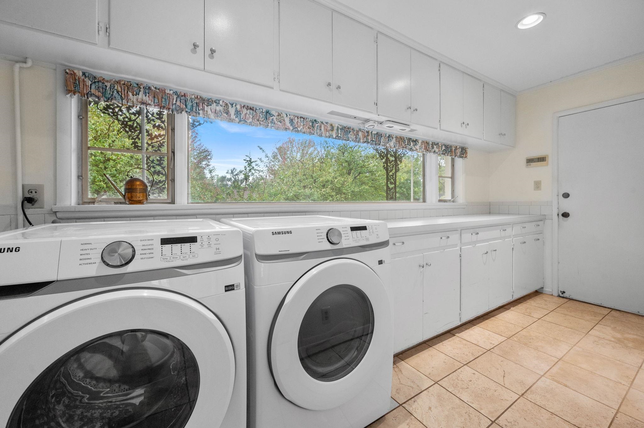 234 S Brookside Street Wichita KS 67218