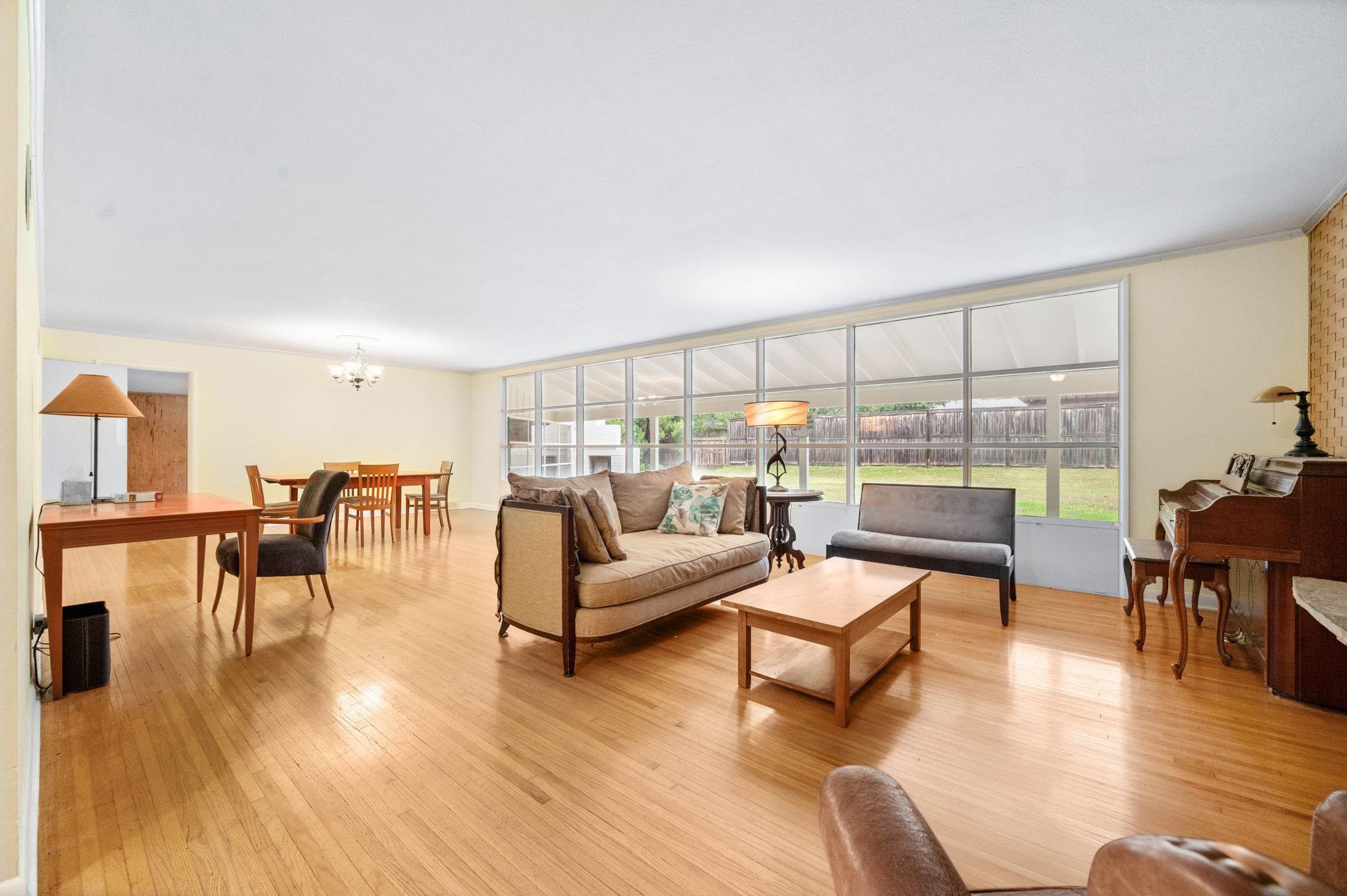 234 S Brookside Street Wichita KS 67218