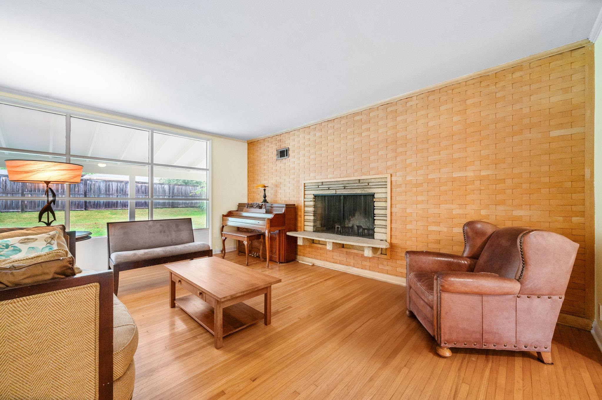 234 S Brookside Street Wichita KS 67218