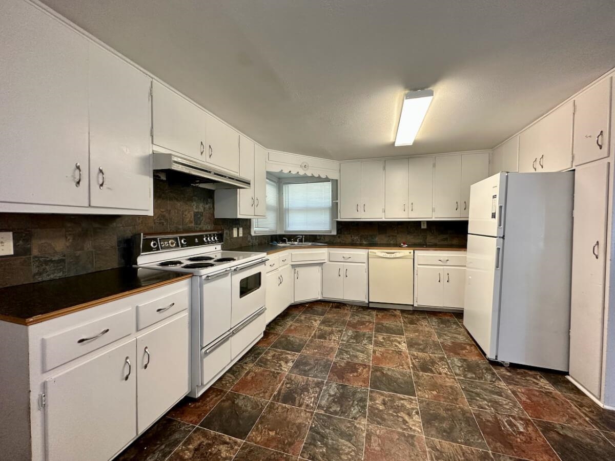 1208 W 6th Avenue El Dorado KS 67042