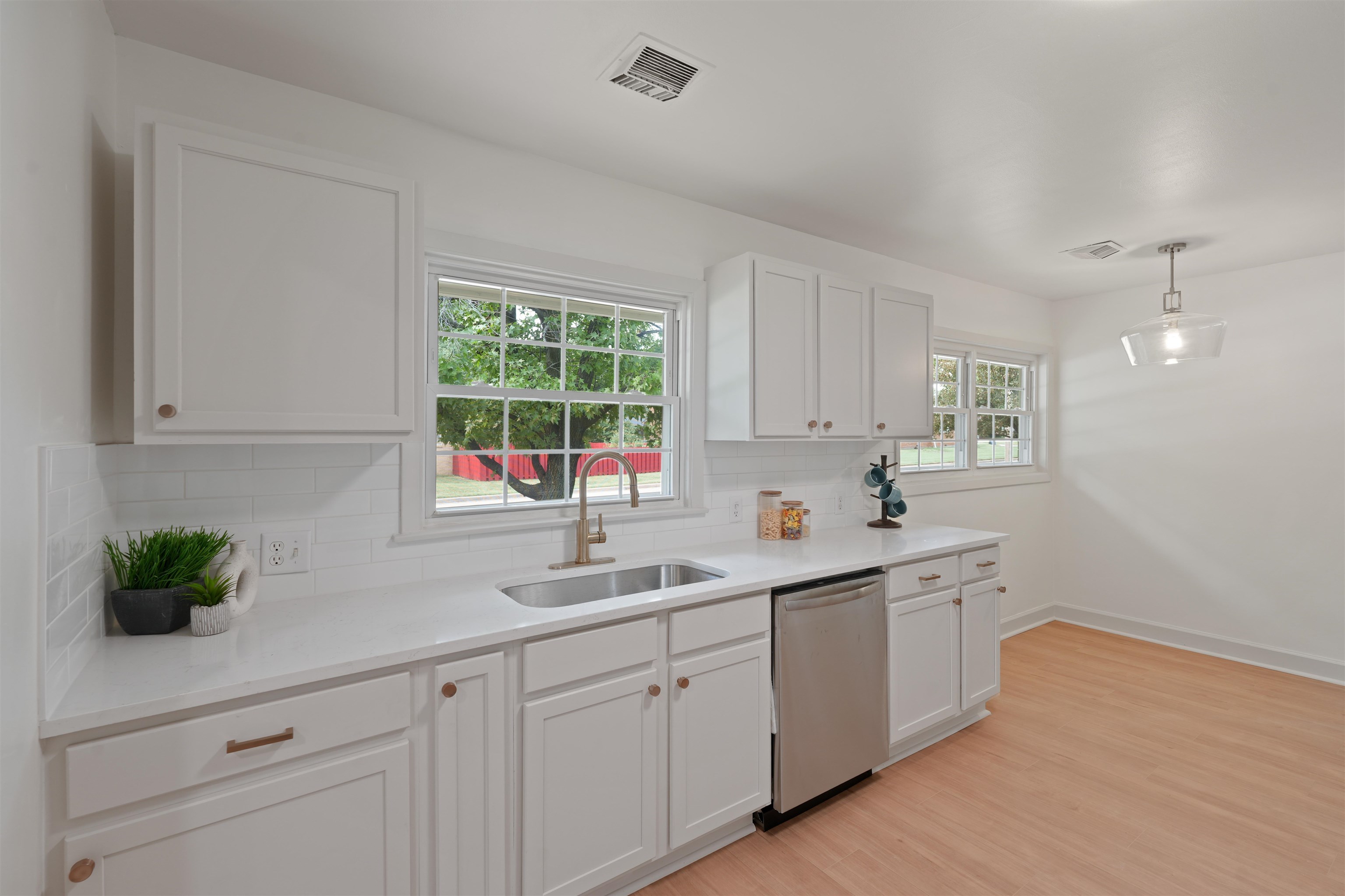 6102 E Jacqueline Wichita KS 67208