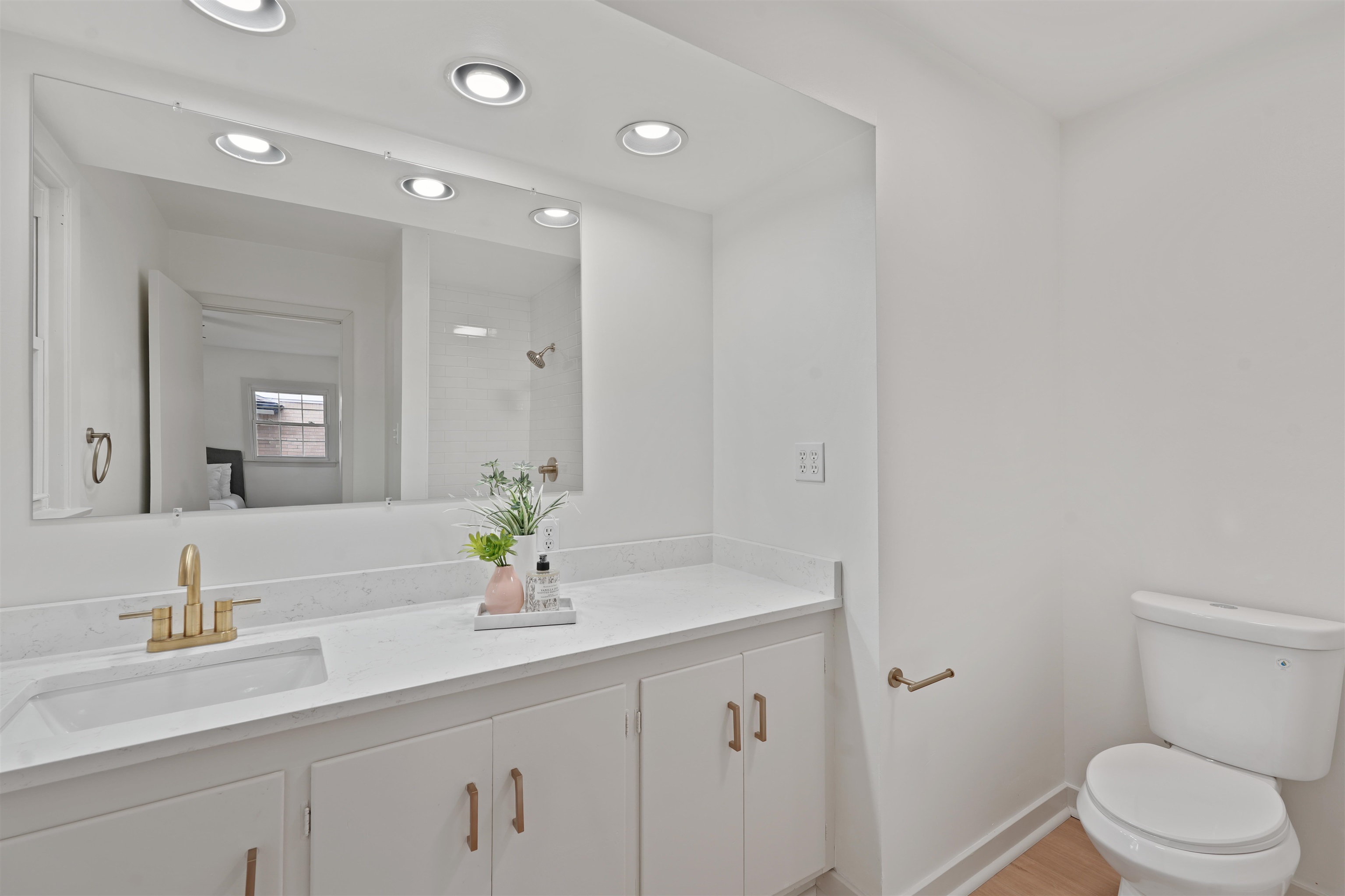 6102 E Jacqueline Wichita KS 67208