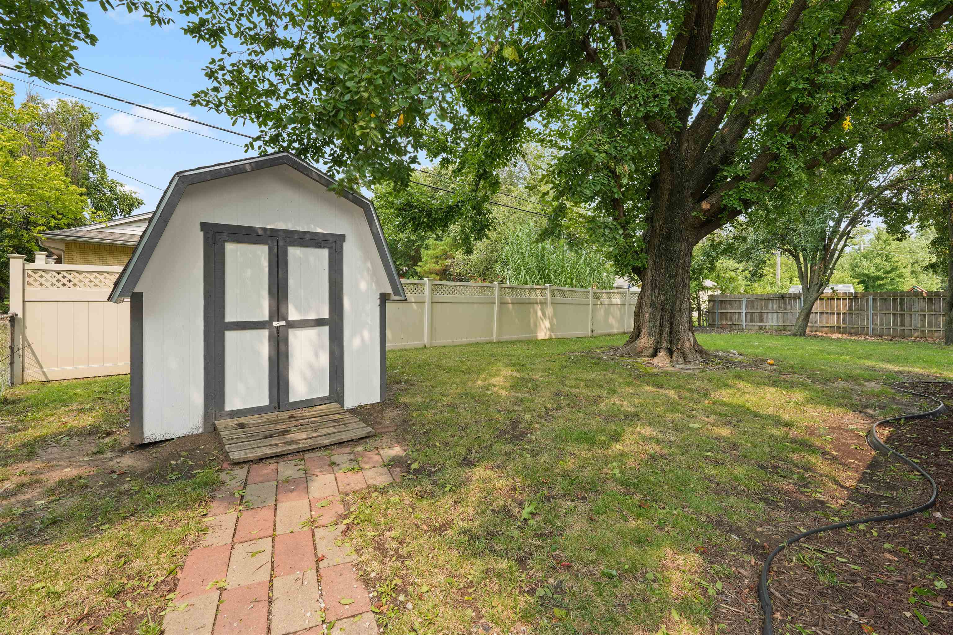 6102 E Jacqueline Wichita KS 67208