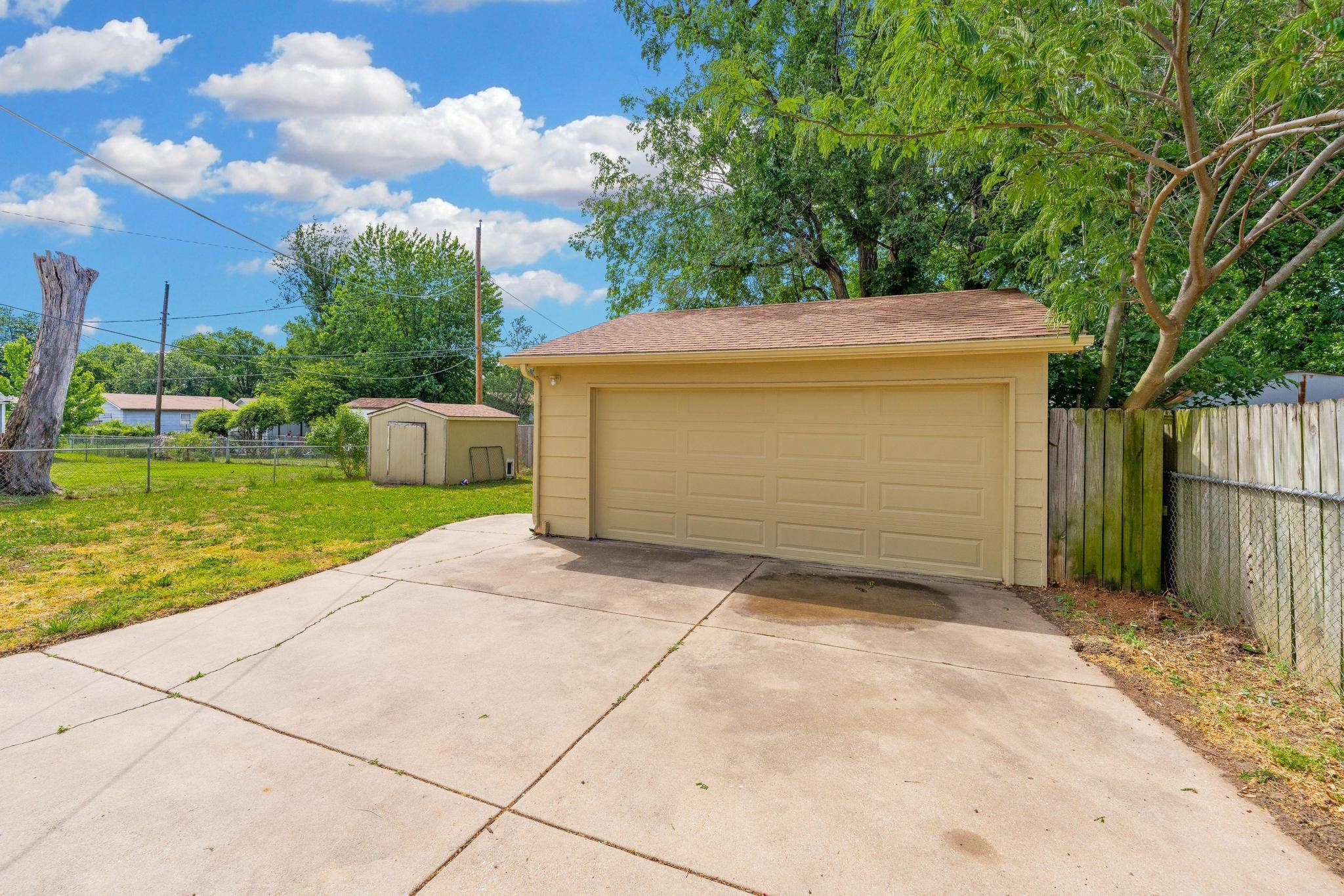 425 W 4th Haysville KS 67060