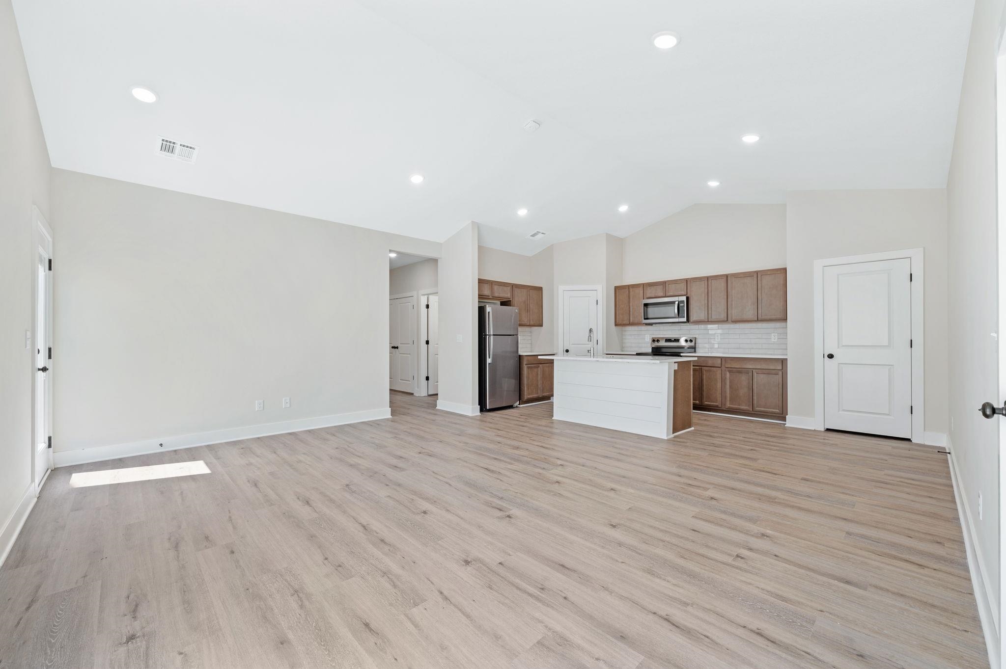 501 E Harper Street Valley Center KS 67147-8955