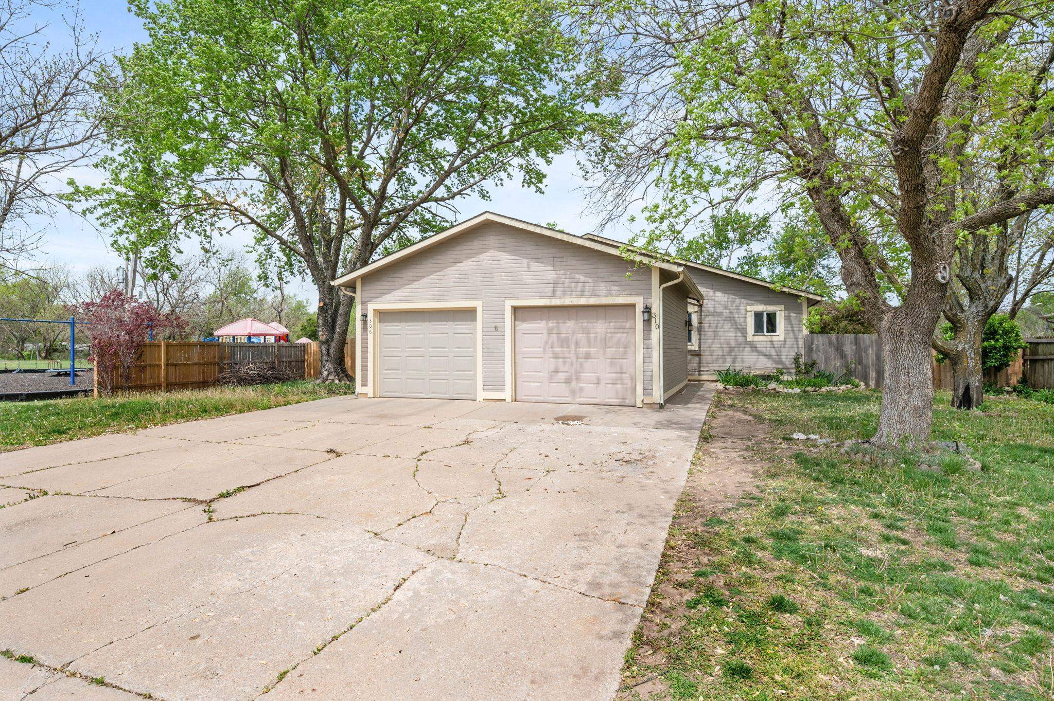 310 E Deer Creek Drive Rose Hill KS 67133