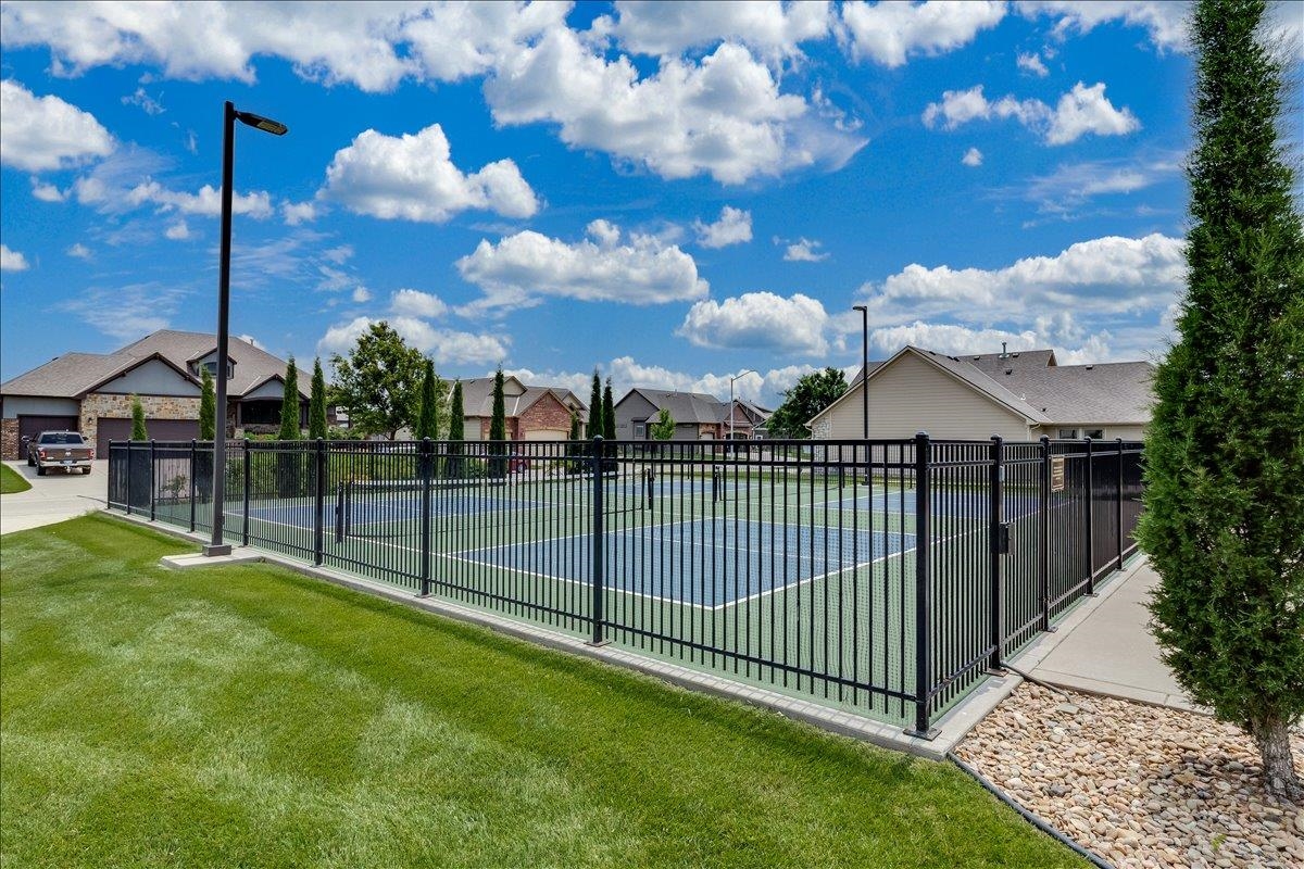 4936 N Prestwick Avenue Bel Aire KS 67226
