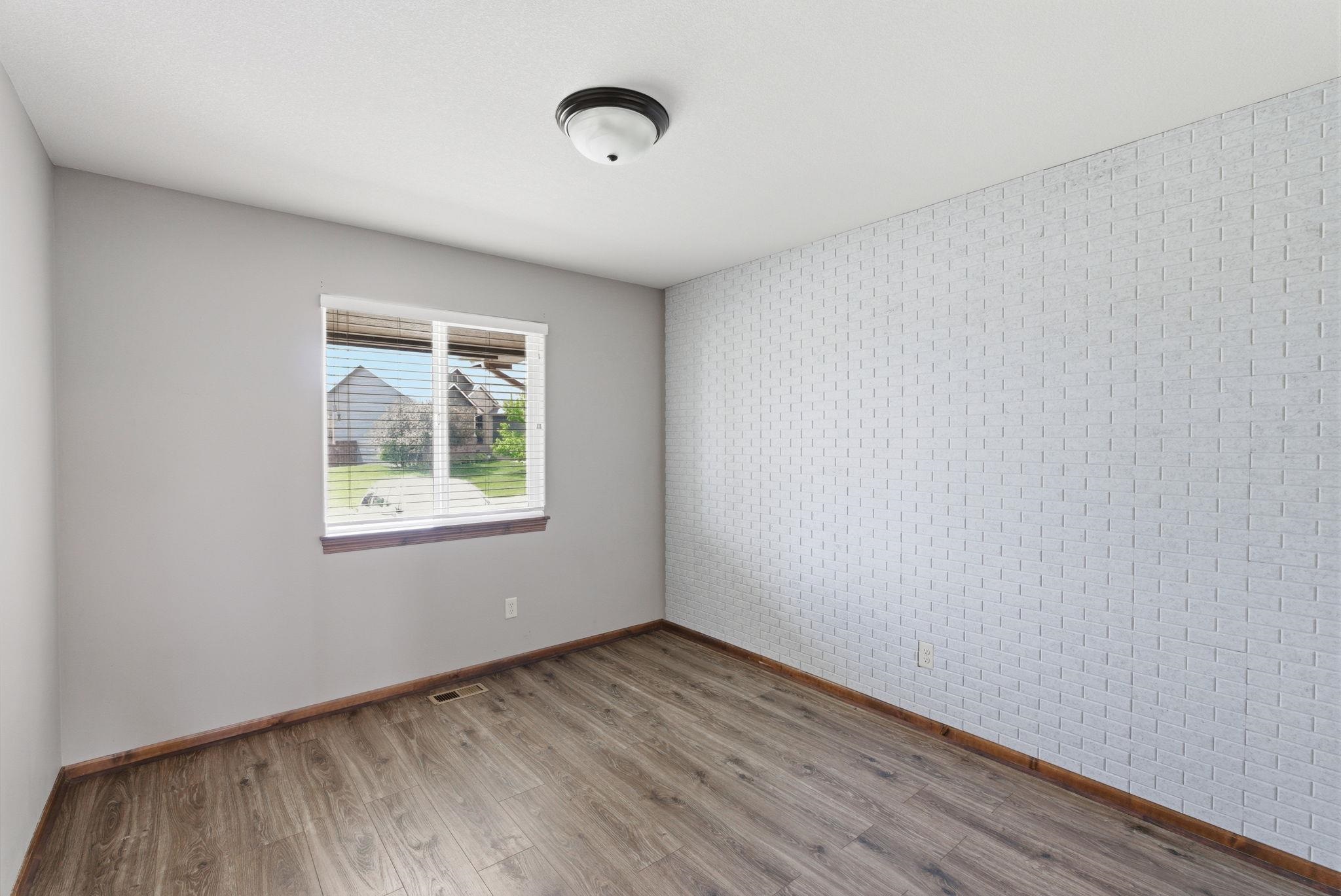 2739 N Woodridge Court Wichita KS 67226