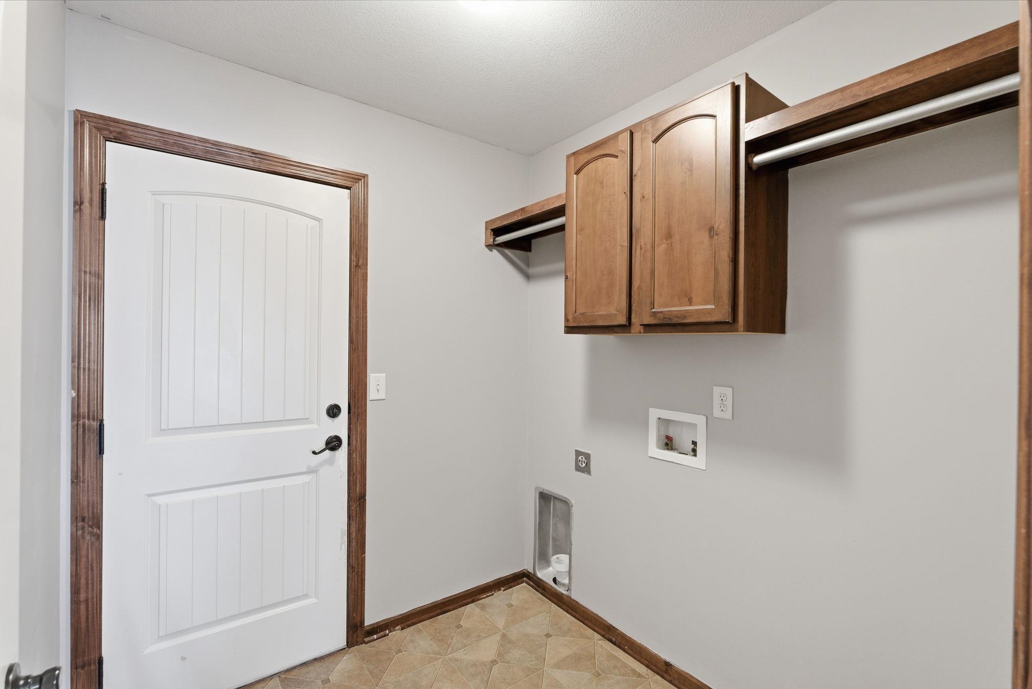 2739 N Woodridge Court Wichita KS 67226