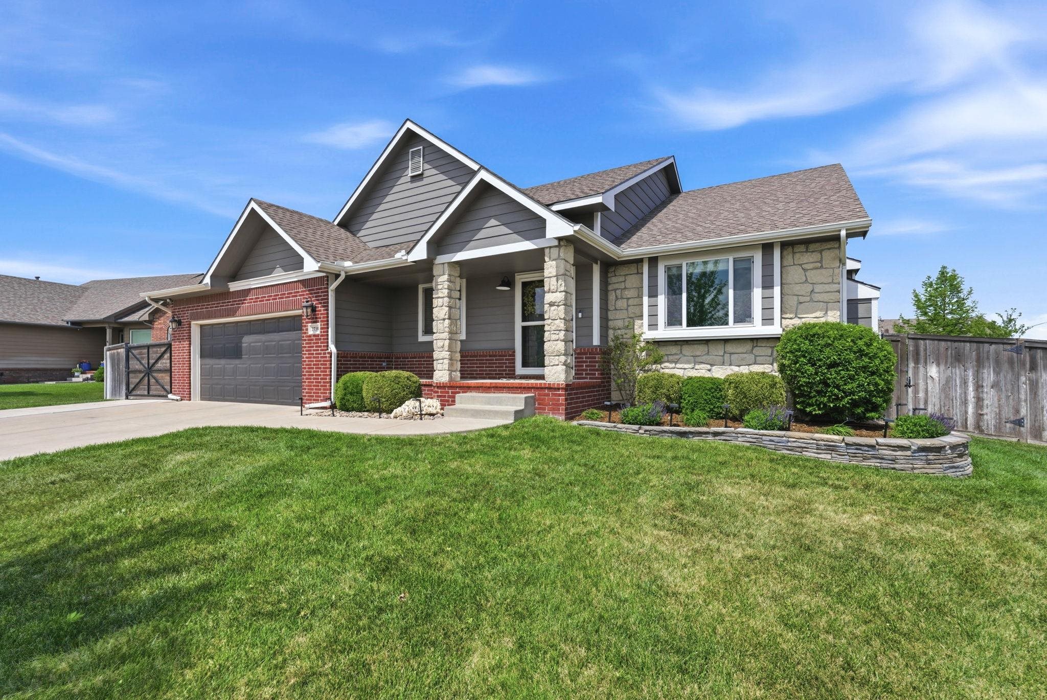 2739 N Woodridge Court Wichita KS 67226