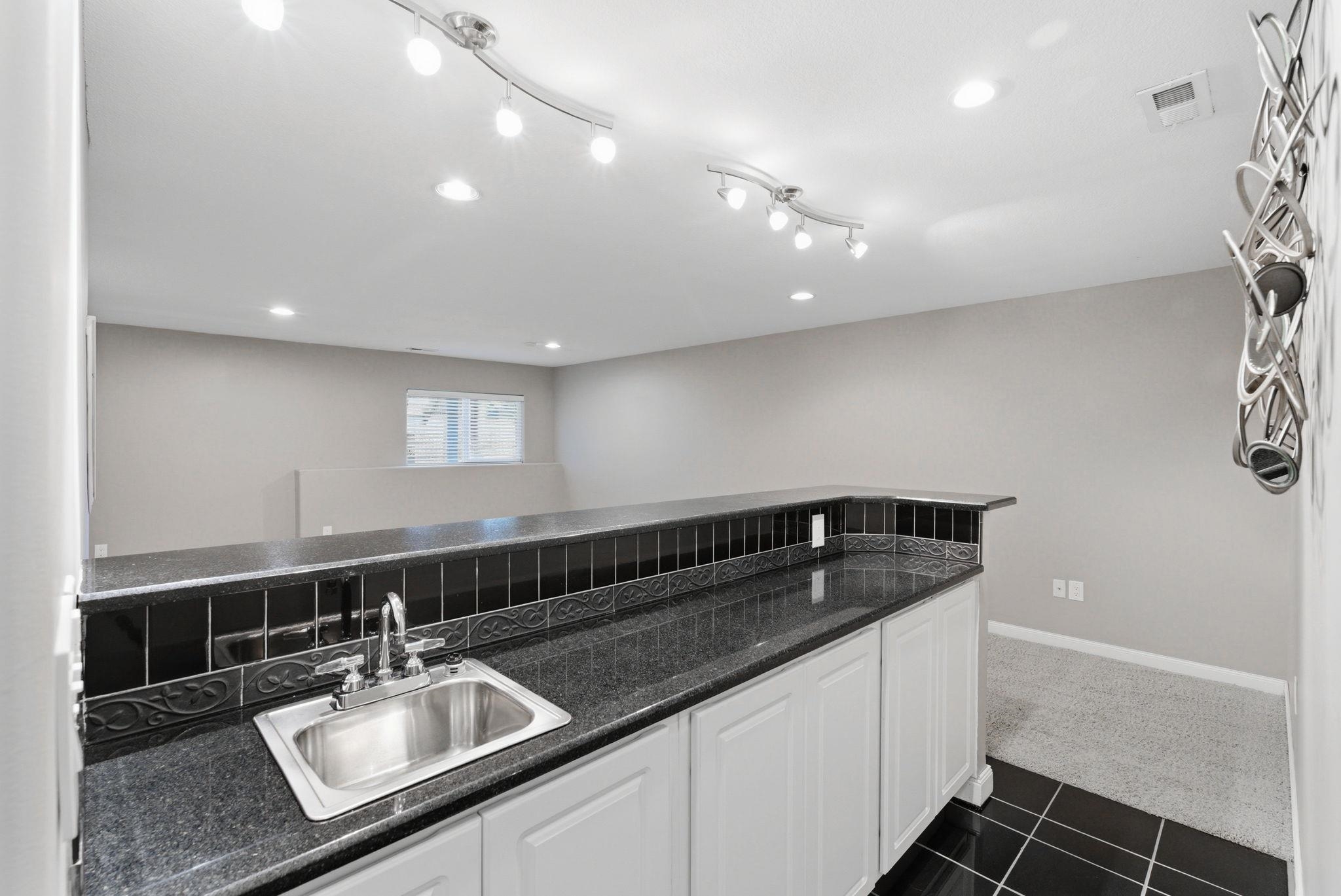 2739 N Woodridge Court Wichita KS 67226