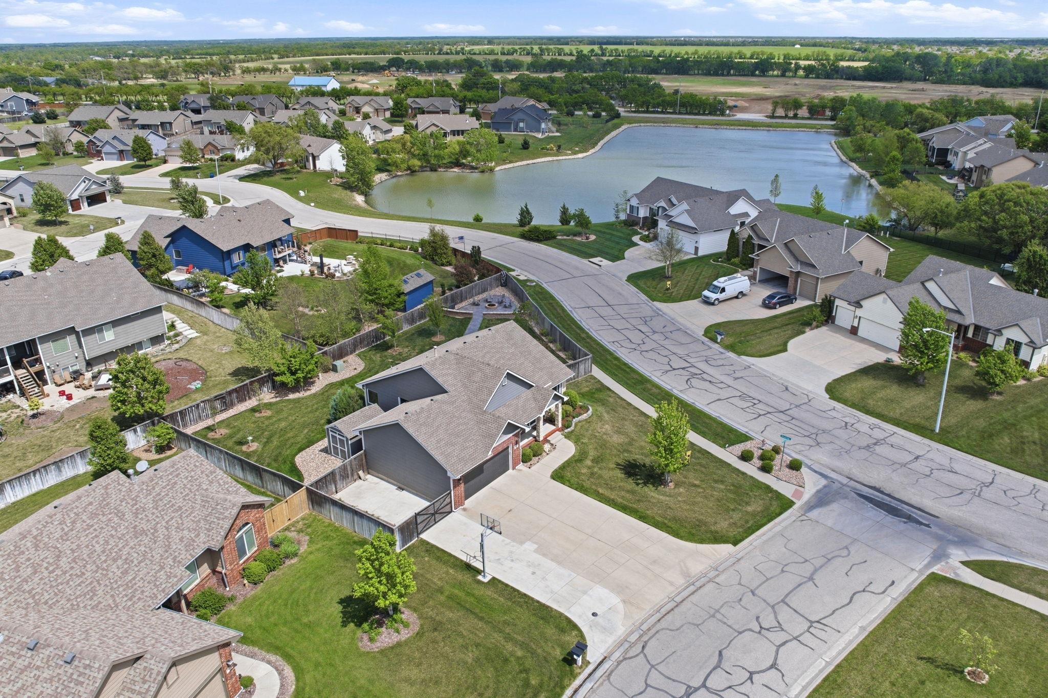 2739 N Woodridge Court Wichita KS 67226