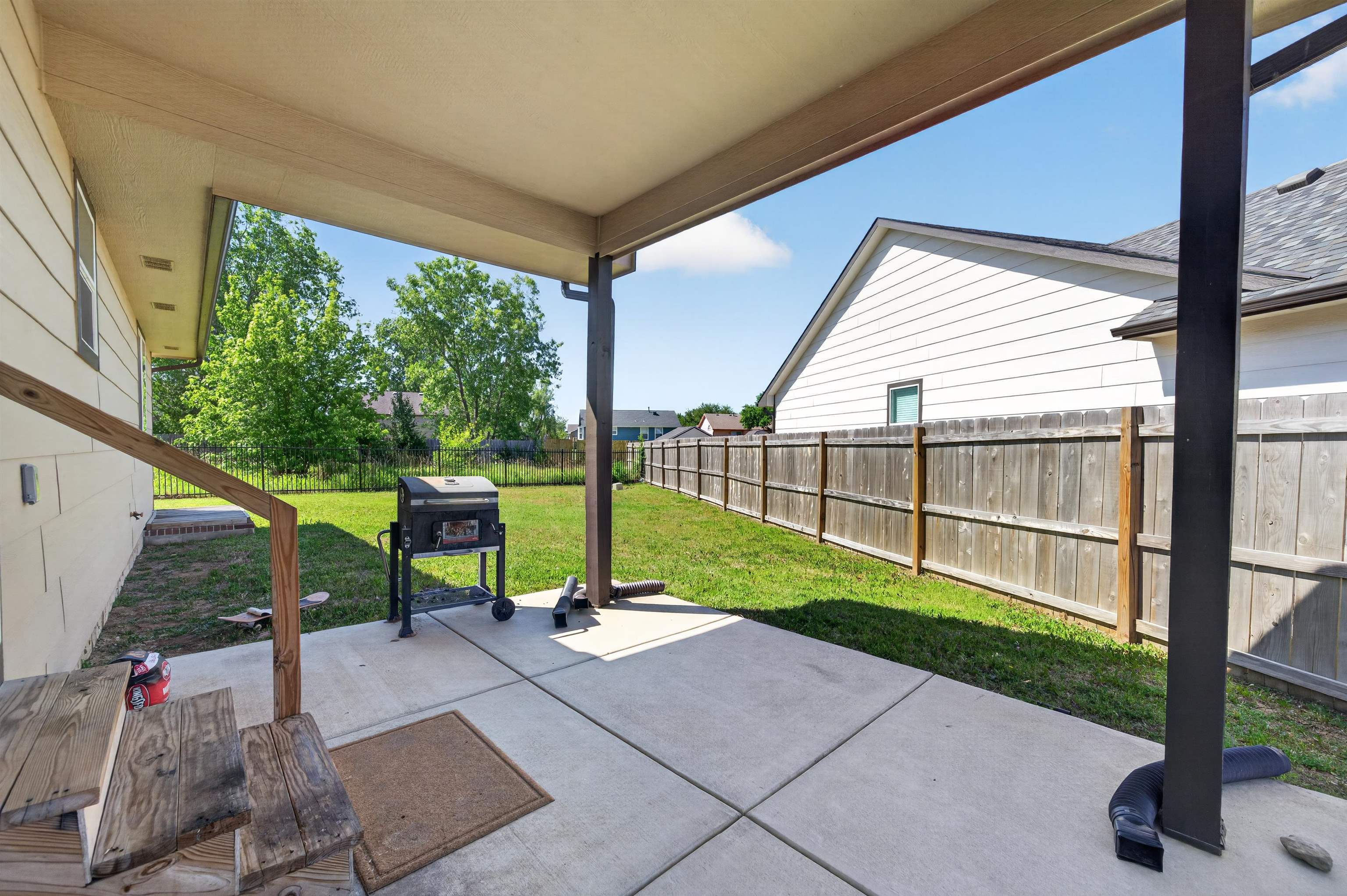 1634 S Smithmoor Wichita KS 67207