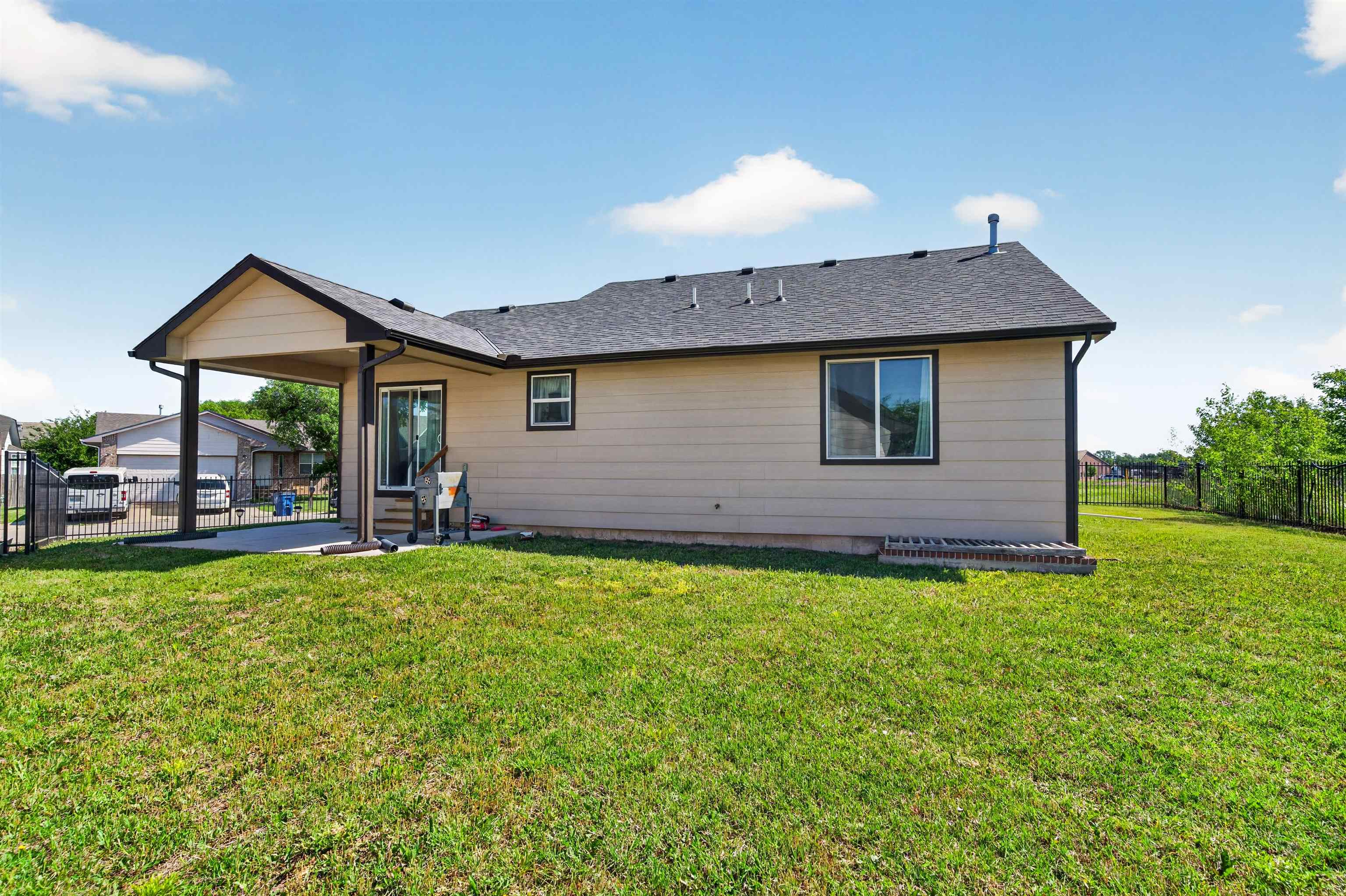 1634 S Smithmoor Wichita KS 67207