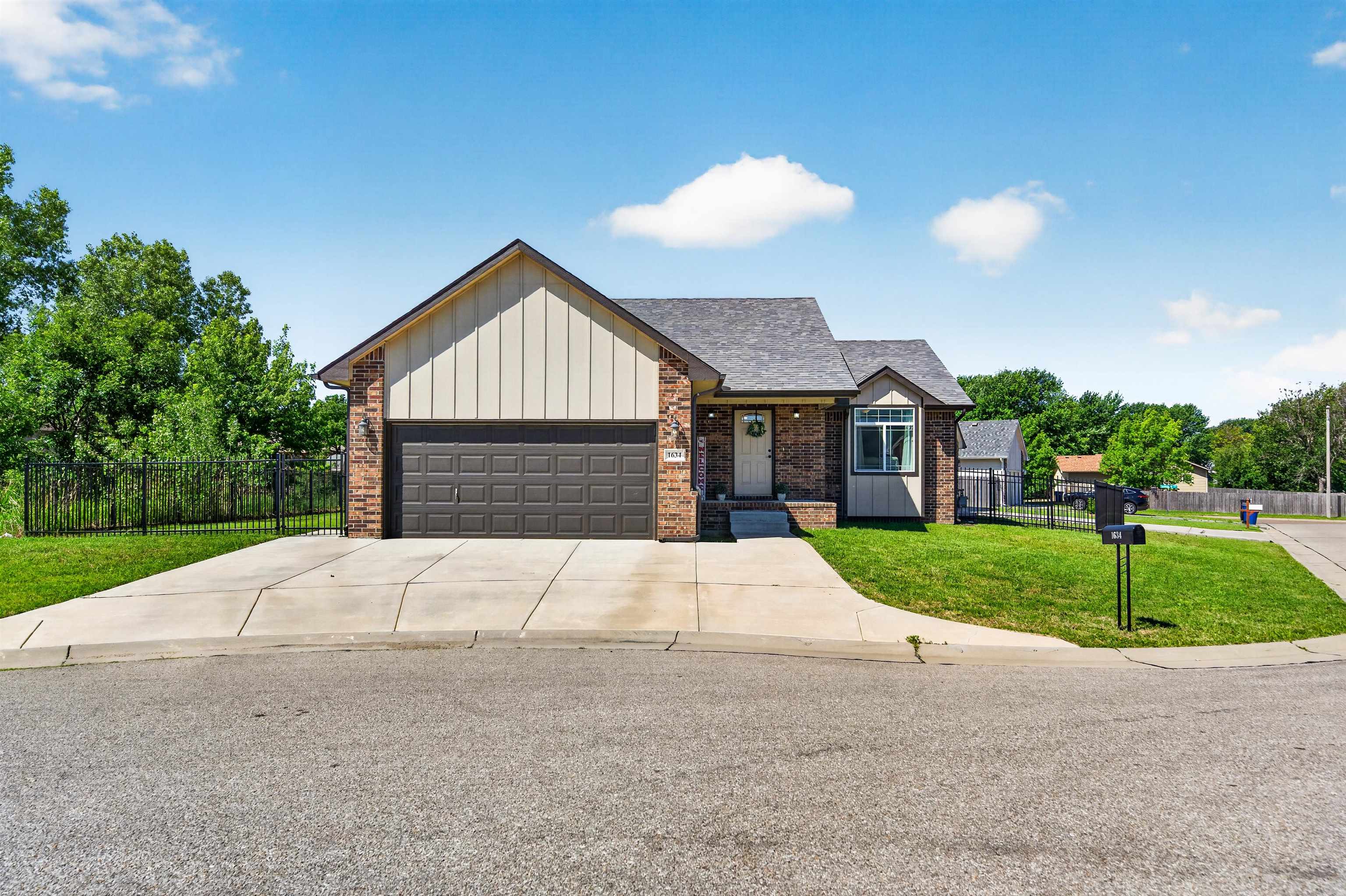 1634 S Smithmoor Wichita KS 67207