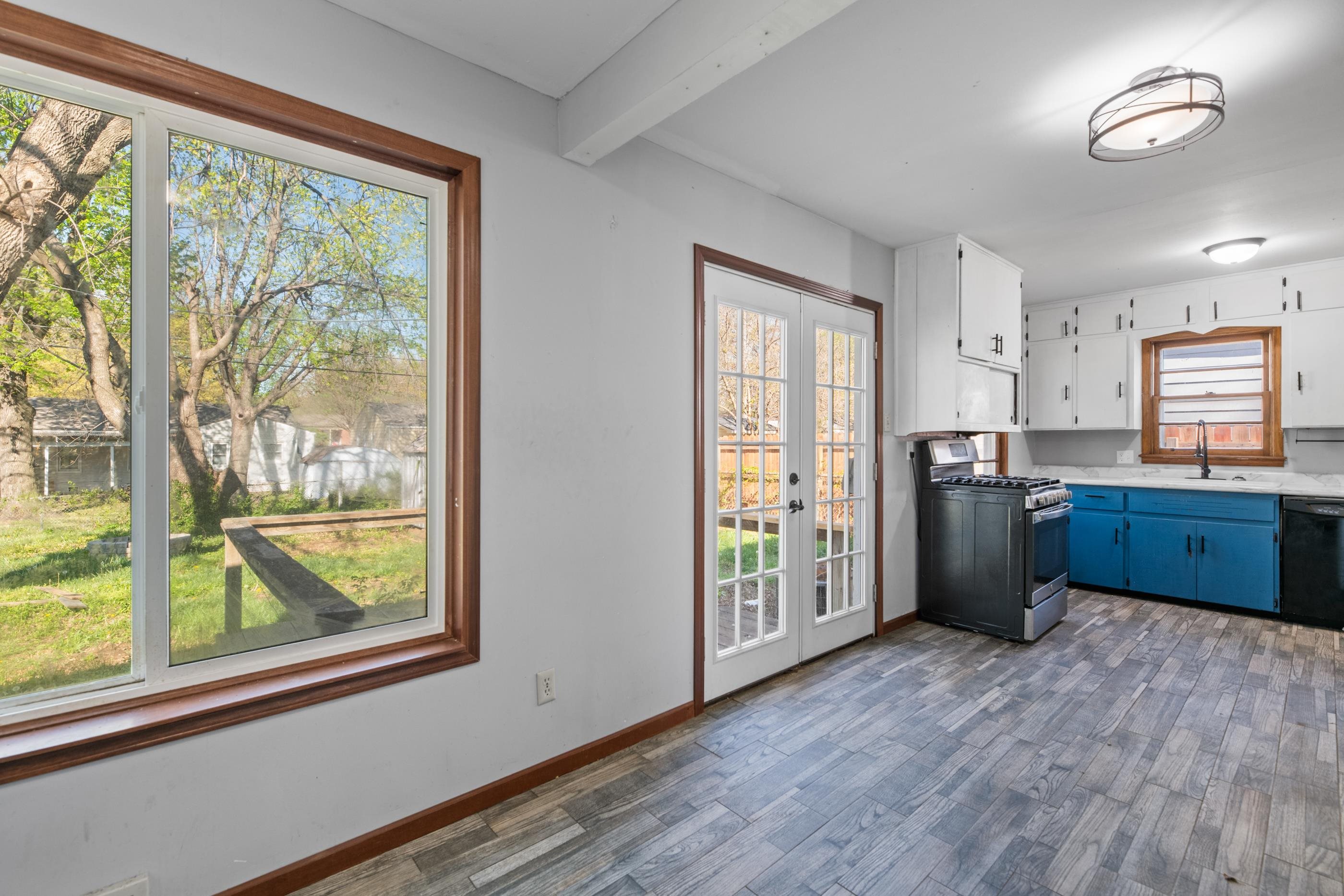 2331 S Dellrose Avenue Wichita KS 67218