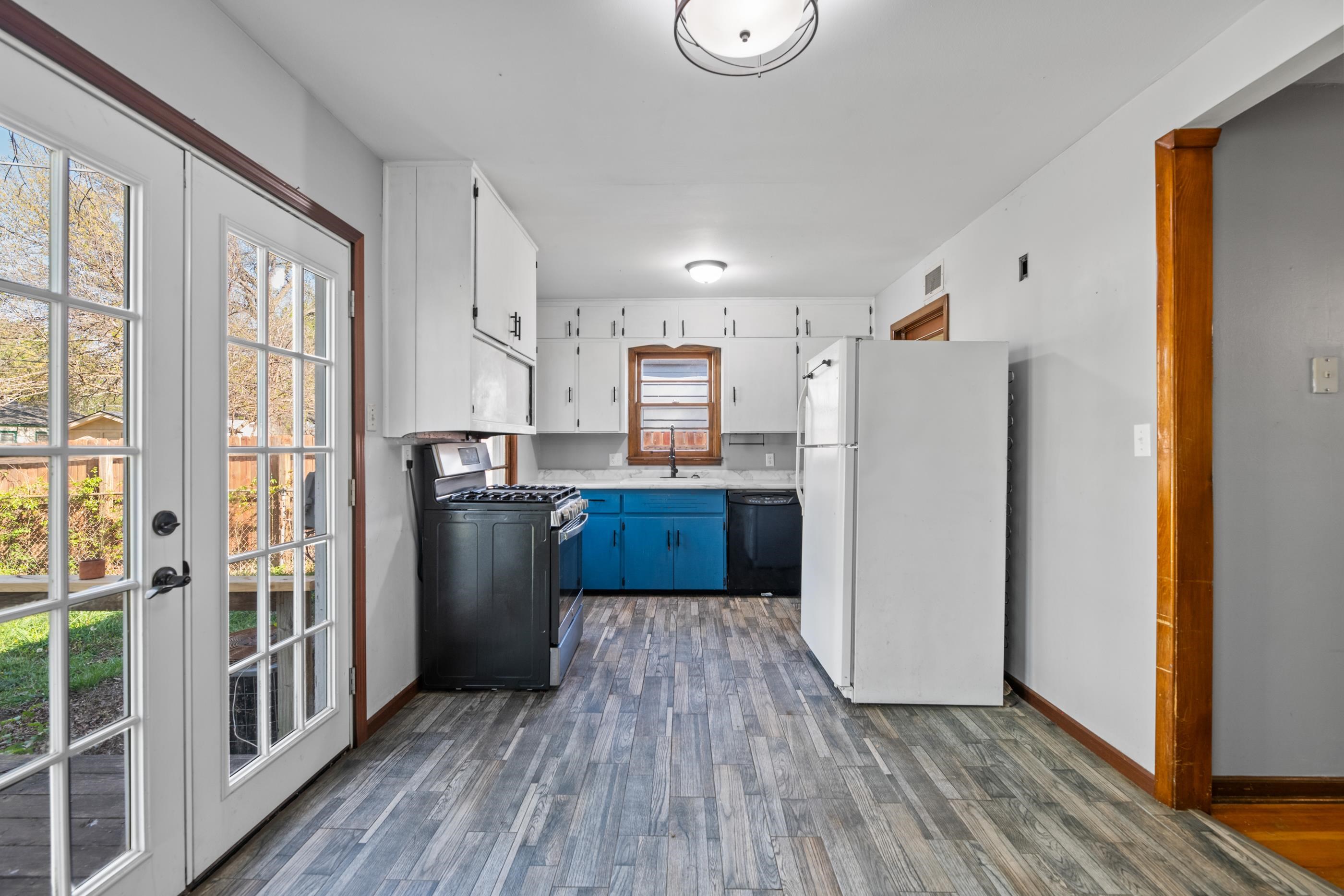2331 S Dellrose Avenue Wichita KS 67218