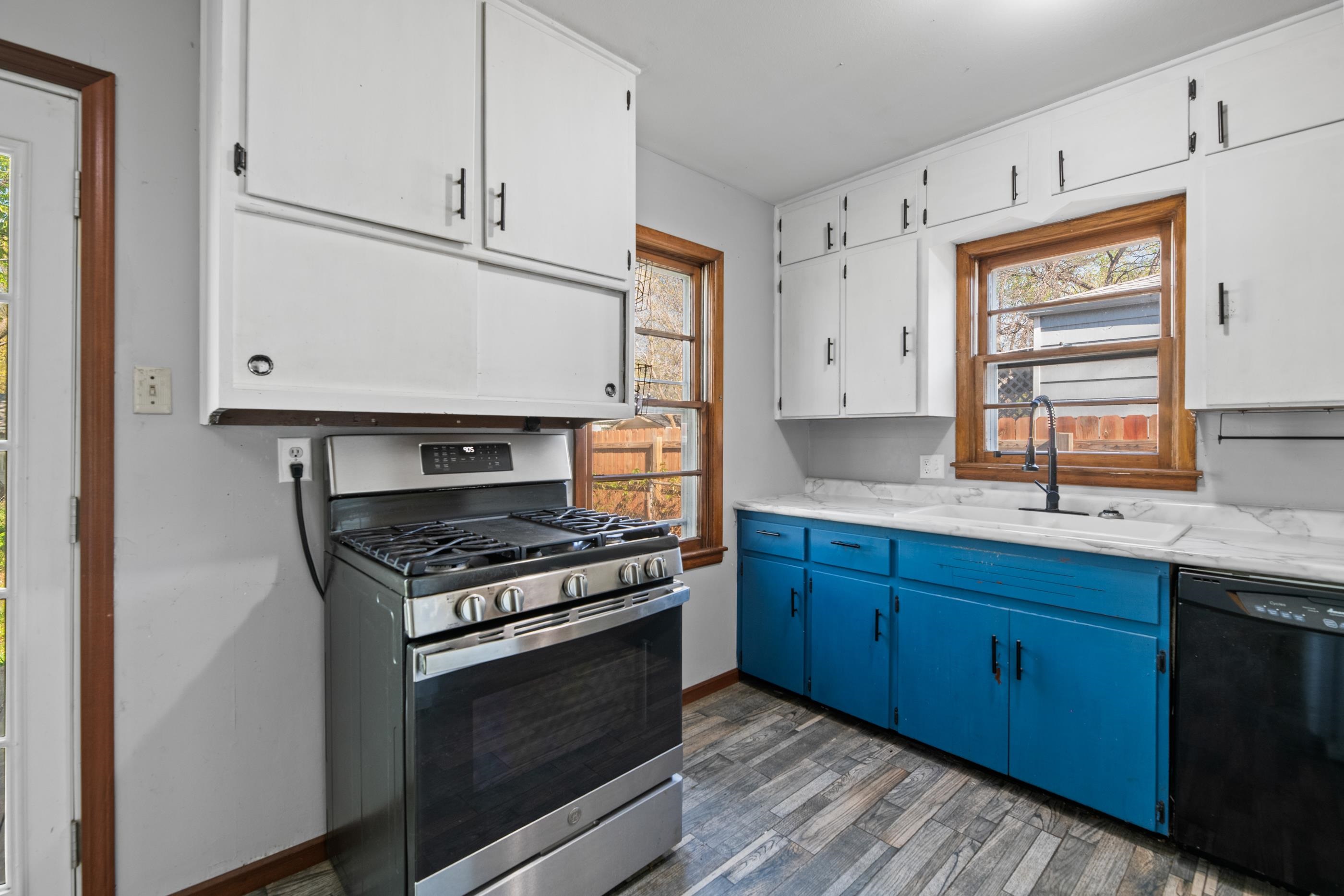 2331 S Dellrose Avenue Wichita KS 67218
