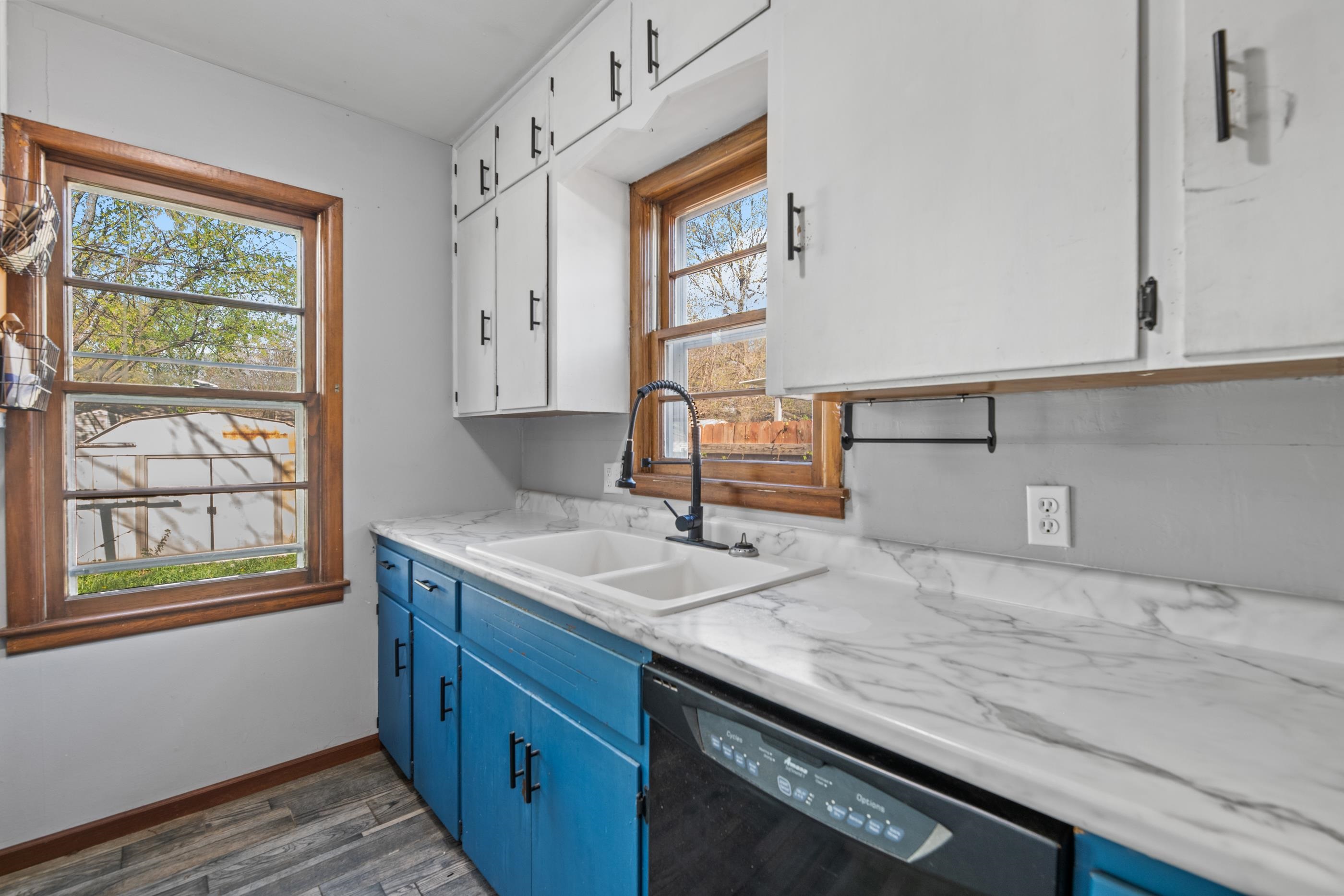 2331 S Dellrose Avenue Wichita KS 67218