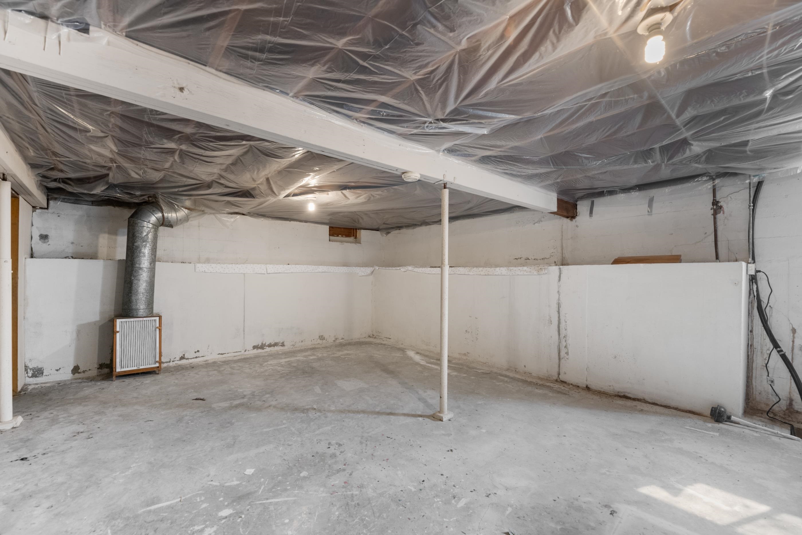 2331 S Dellrose Avenue Wichita KS 67218
