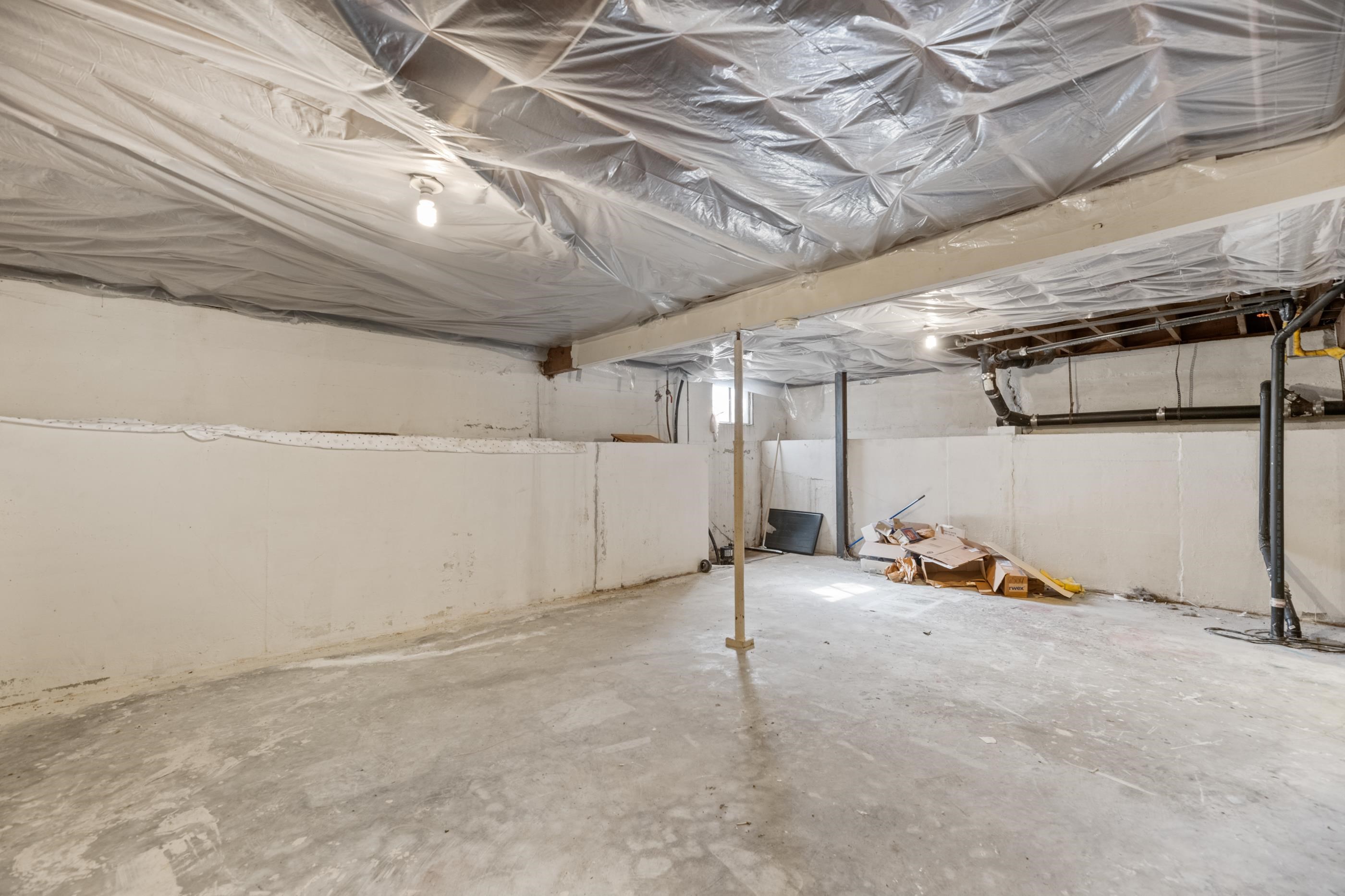 2331 S Dellrose Avenue Wichita KS 67218